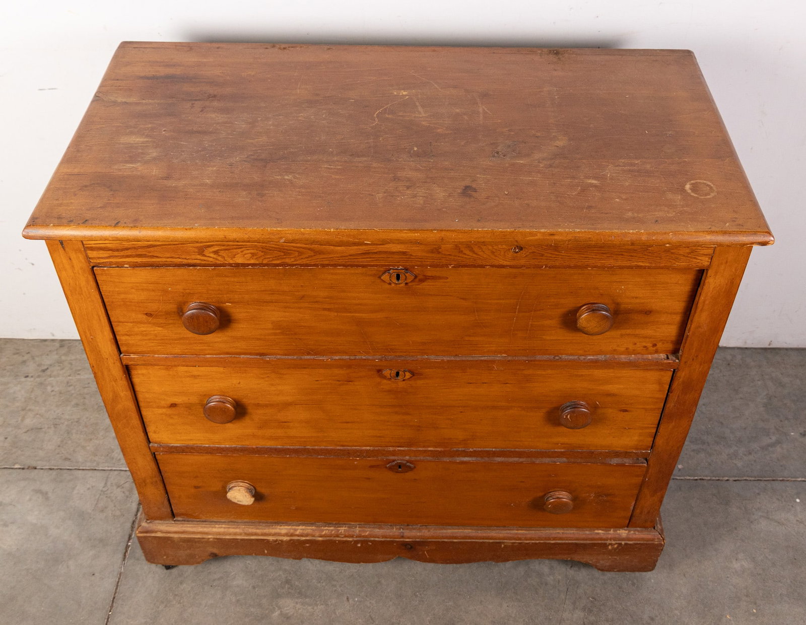 Antique 19th c. Pine and Oak Chest of Drawers - 2