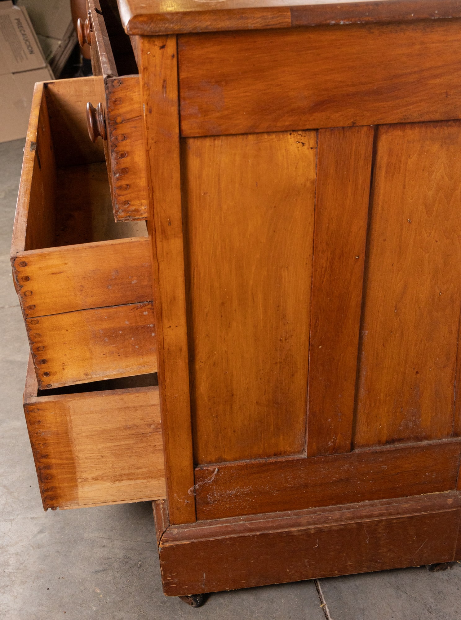 Antique 19th c. Pine and Oak Chest of Drawers - 6