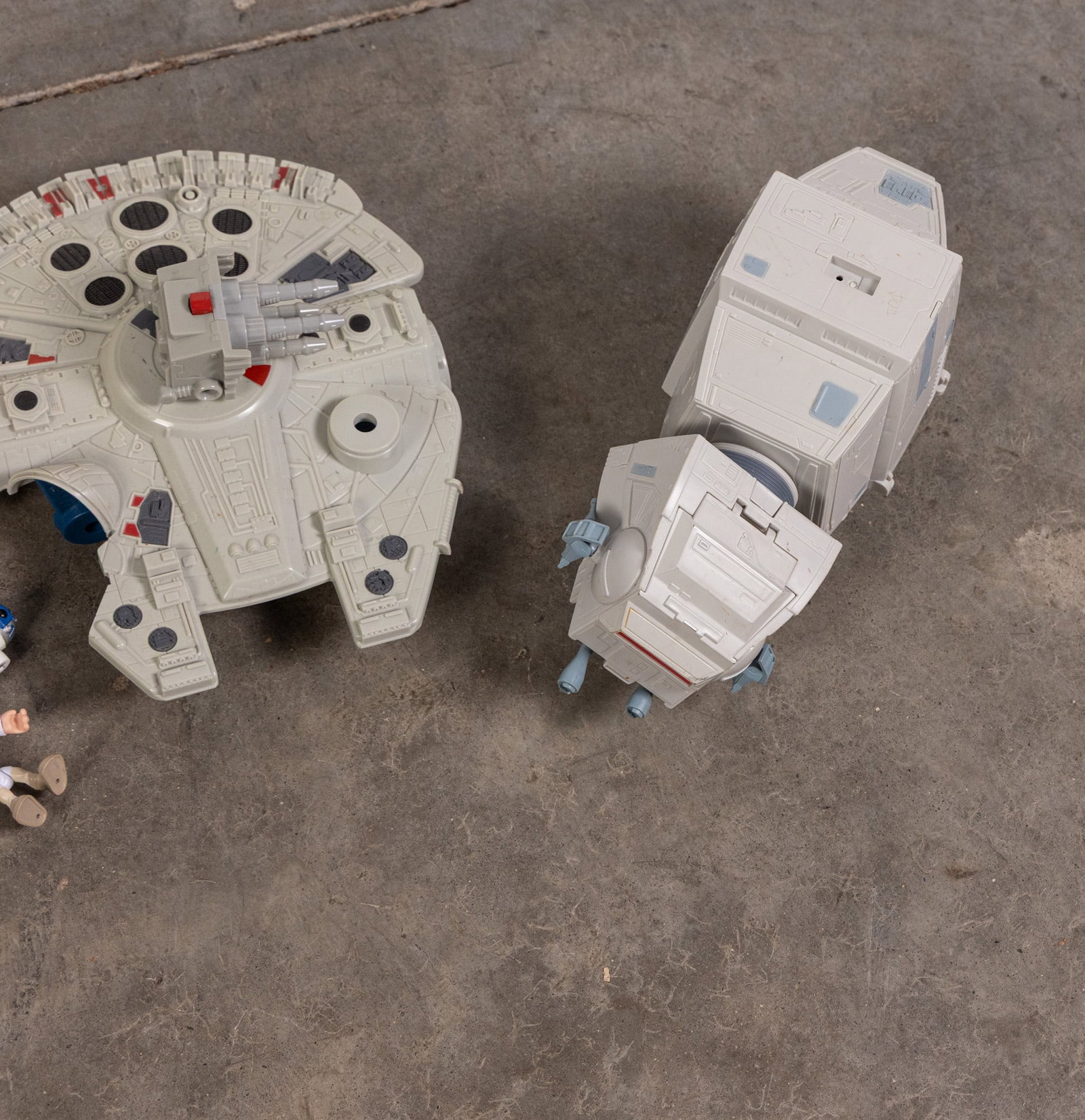 Lot of Assorted Star Wars Toys - 3