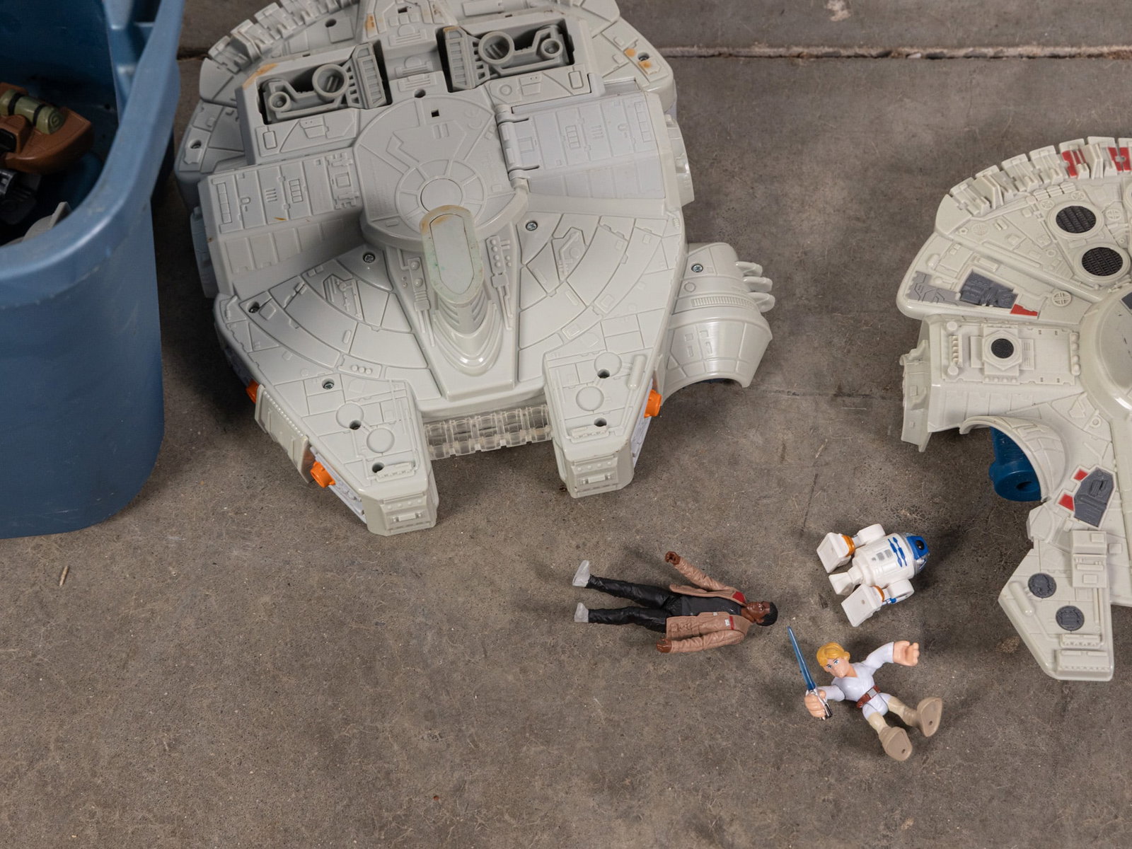 Lot of Assorted Star Wars Toys - 4