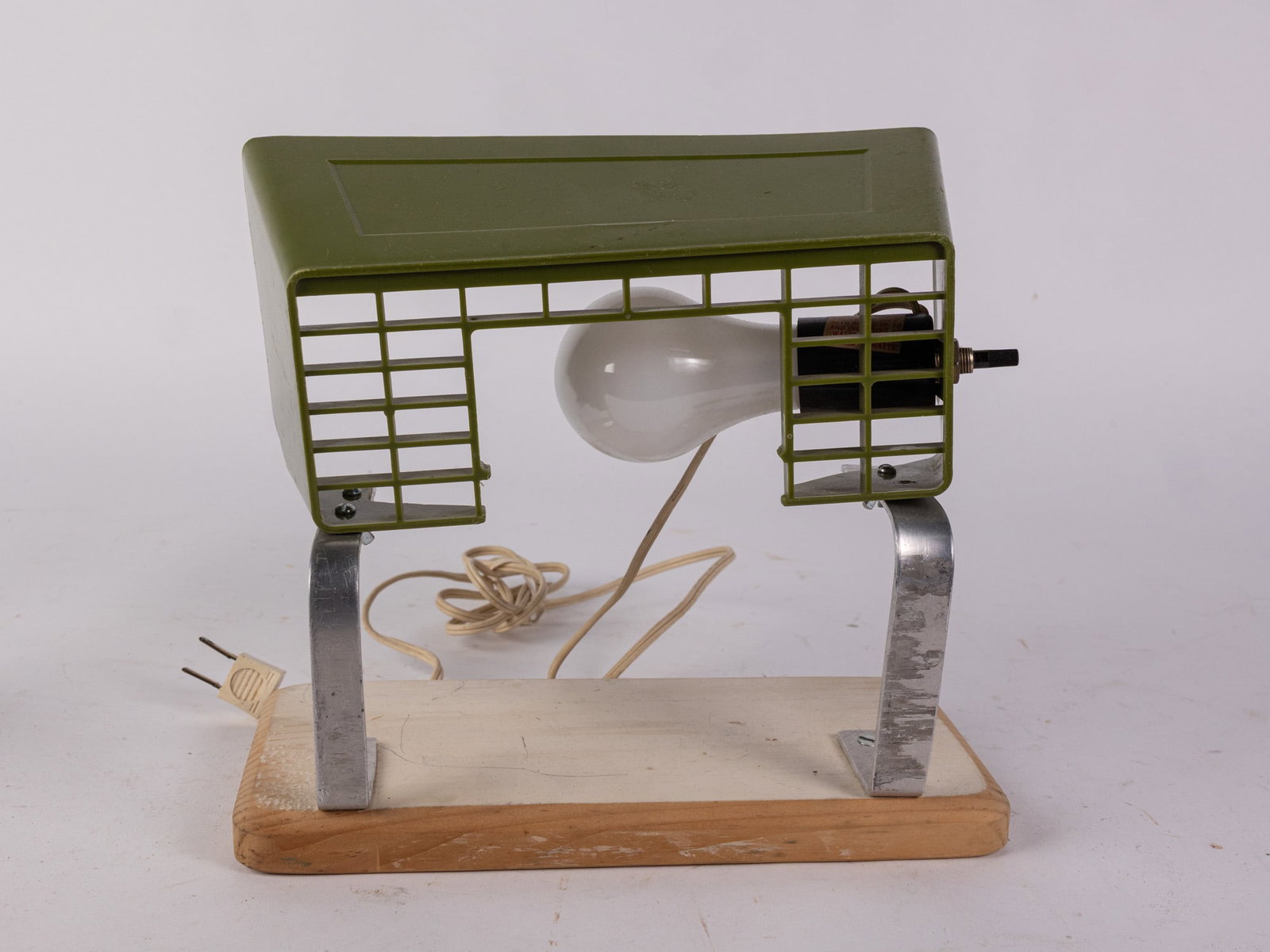 Vintage Mid Century Avocado Green Wall Mounted Light - 3