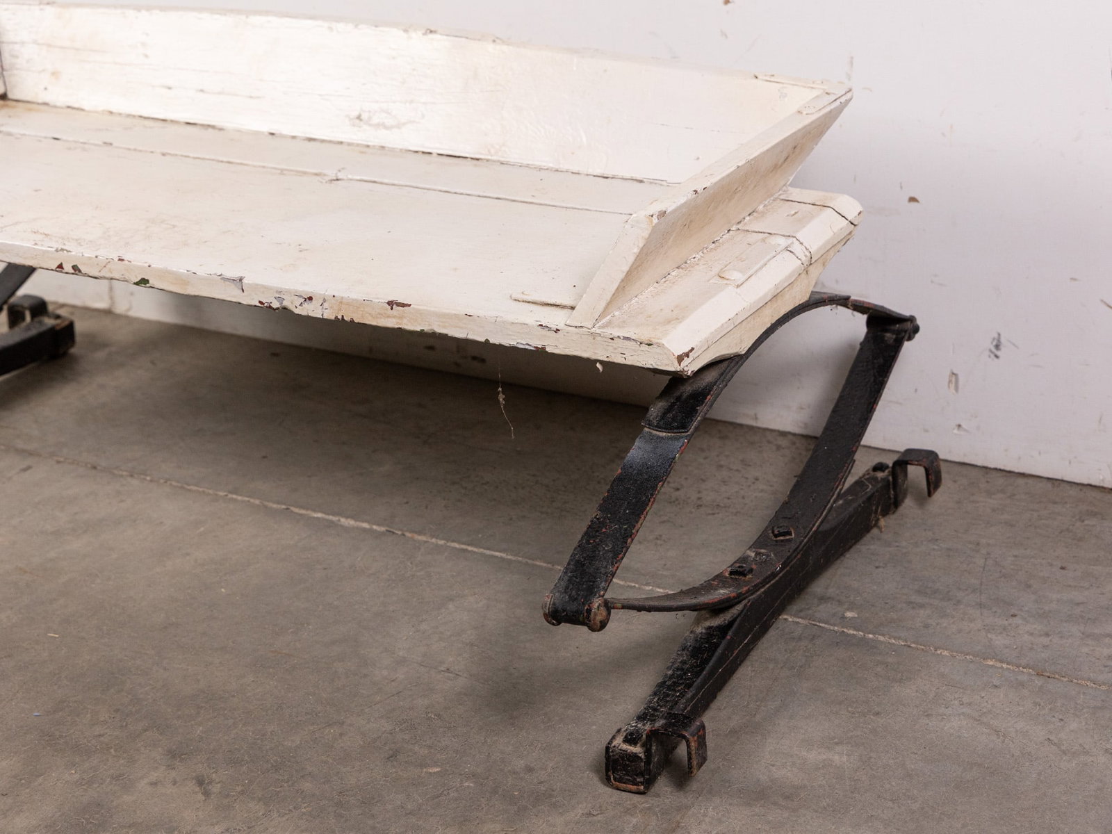 Antique White Painted Buckboard Wagon Seat - 3