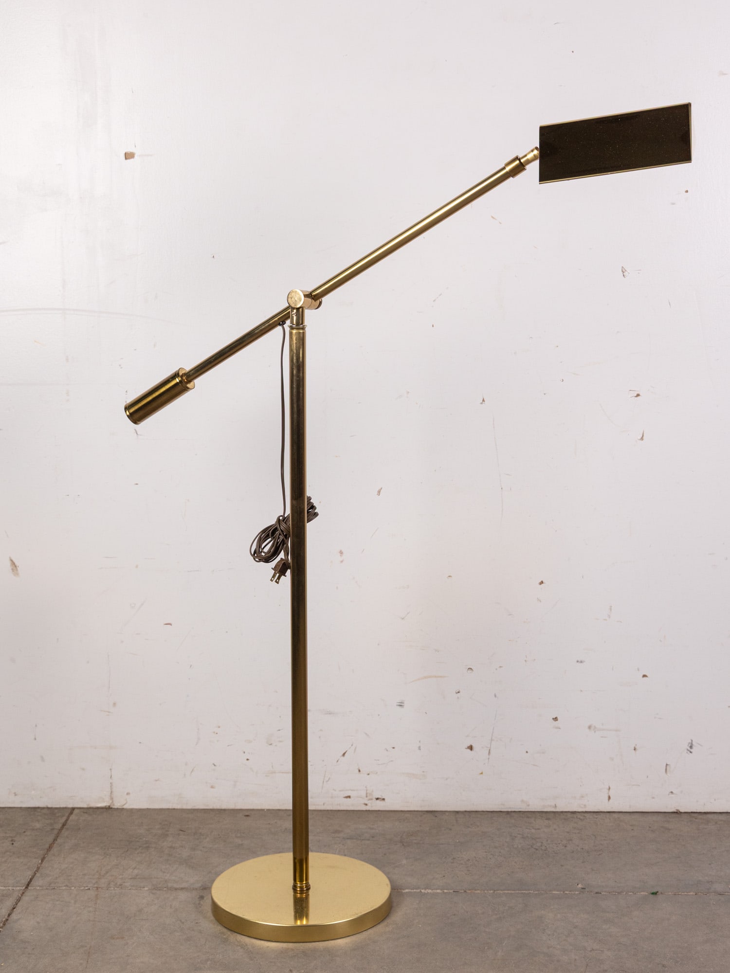 Vintage Mid Century Brass Adjustable Floor Lamp: Vintage Mid Century Brass Adjustable Floor Lamp Size 47" H Literature Brooks Auction – Online Auction Terms & Conditions Contact: (856) 694-2960 | info@brooks.auction READ BEFORE YOU BID: We