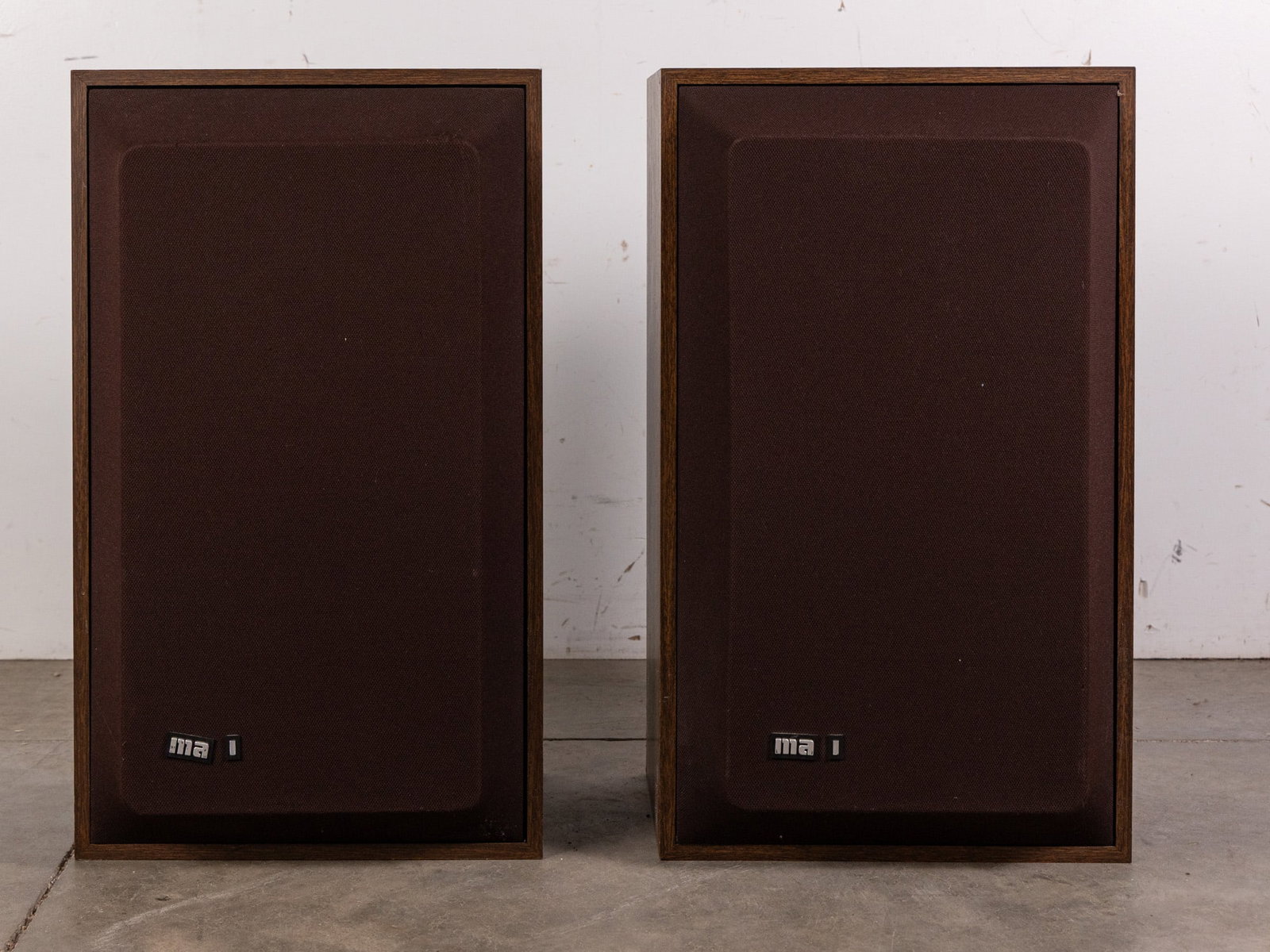 Micro Acoustics (MA) FRM-1 Floor Speakers: Micro Acoustics (MA) FRM-1 Floor Speakers Size 26" x 15" x 13" Literature Brooks Auction – Online Auction Terms & Conditions Contact: (856) 694-2960 | info@brooks.auction READ BEFORE YOU BID: