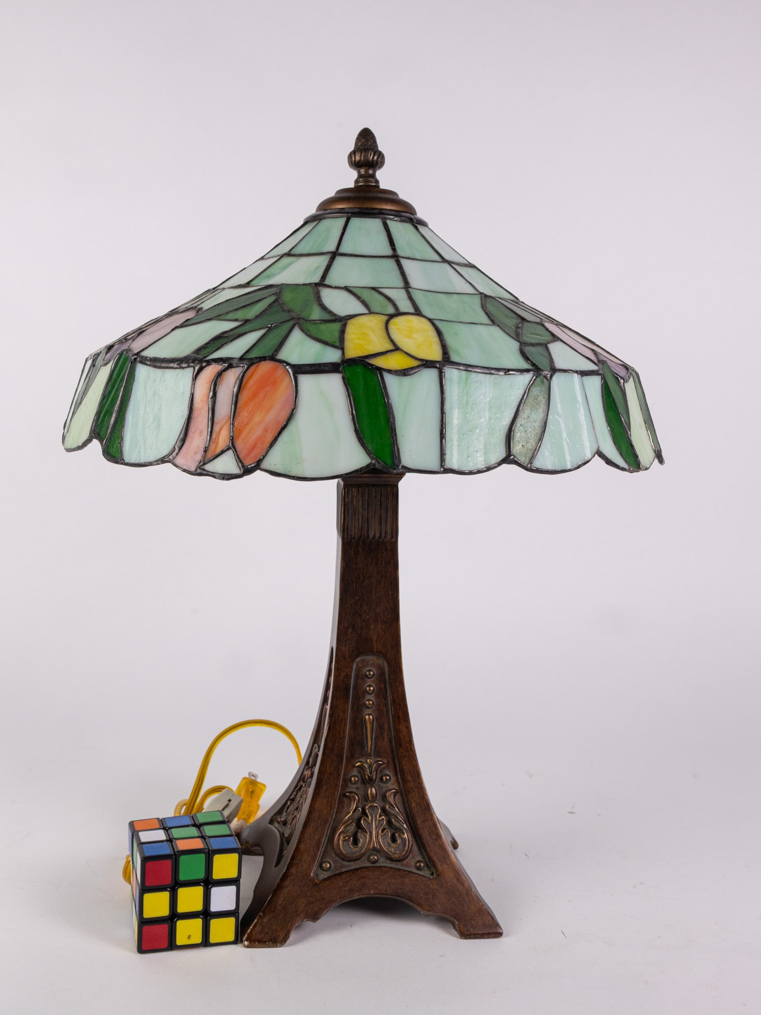 Tiffany Style Leaded Glass Table Lamp - 2