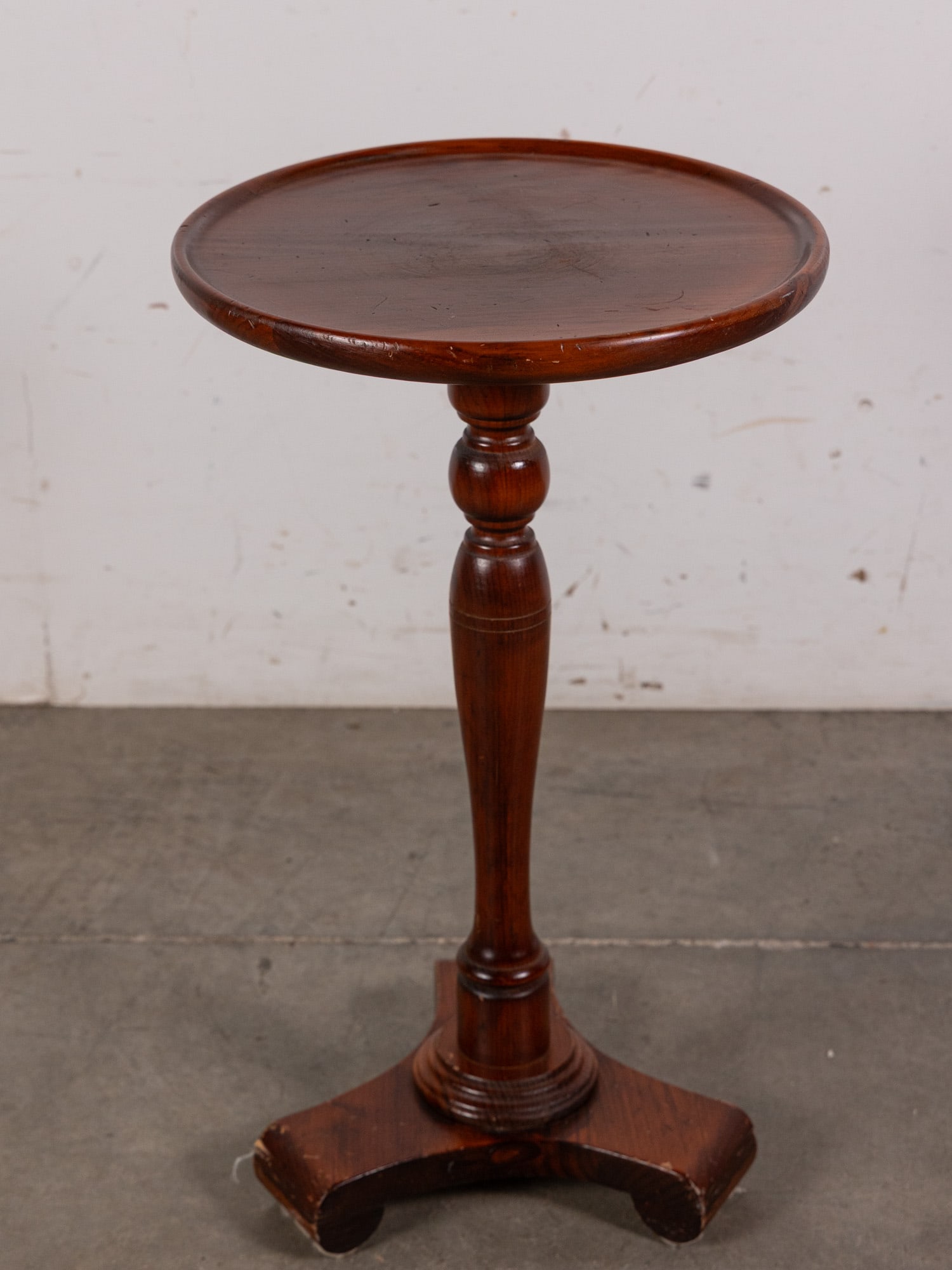Ethan Allen Wooden Plant Stand: Ethan Allen Wooden Plant Stand Size 24" x 14" diameter Literature Brooks Auction – Online Auction Terms & Conditions Contact: (856) 694-2960 | info@brooks.auction READ BEFORE YOU BID: We