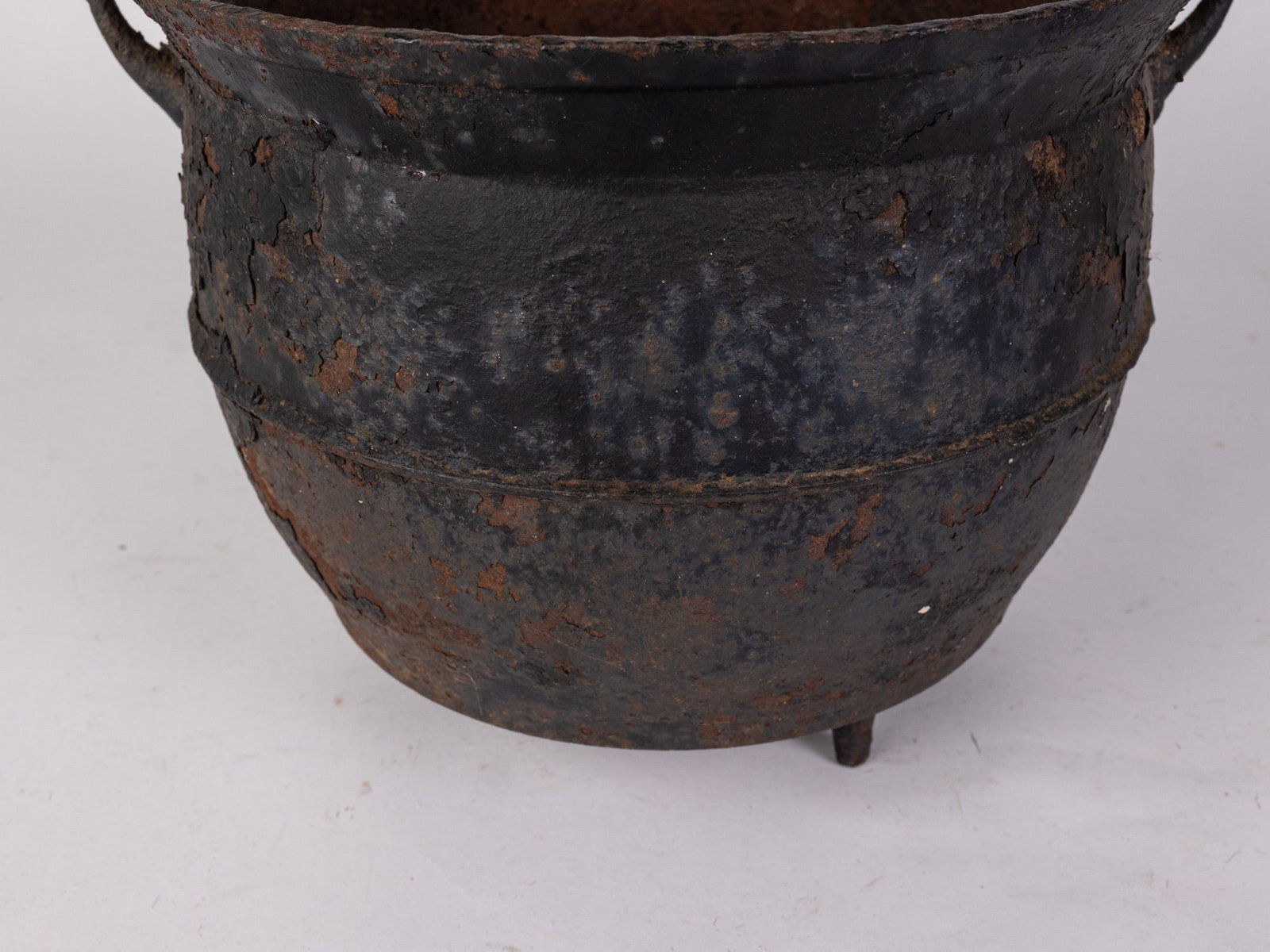 Antique Cast Iron Footed Cauldron/Bean Pot - 4