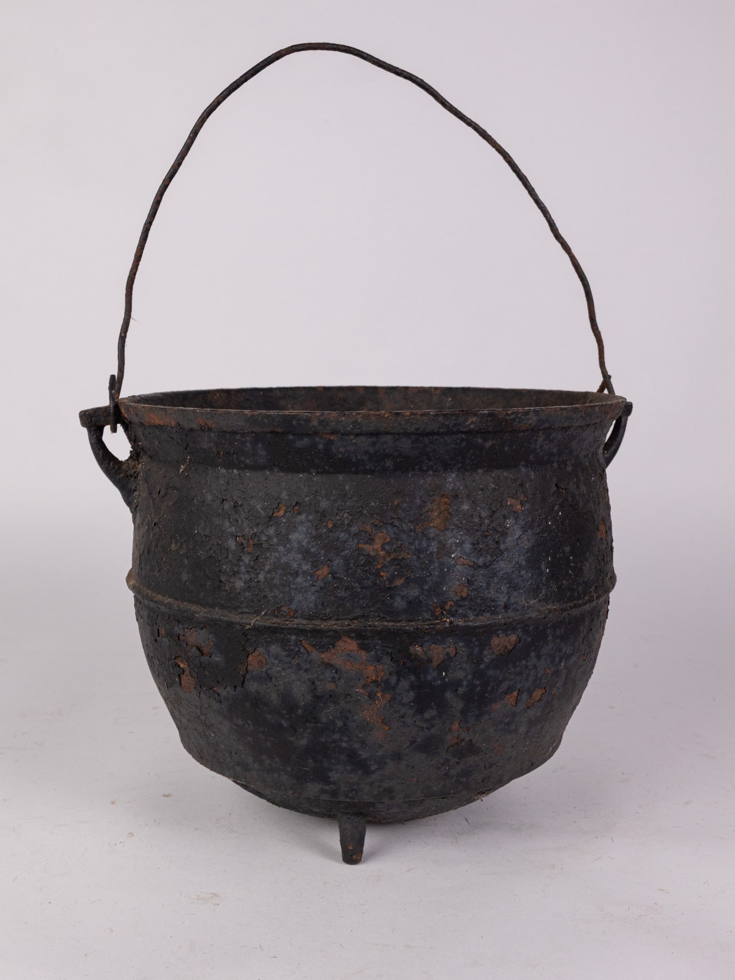 Antique Cast Iron Footed Cauldron/Bean Pot - 5