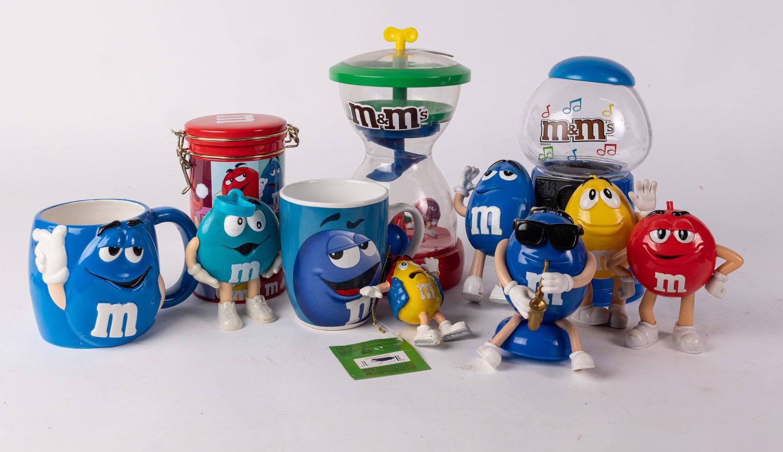 Vintage M&M Memorabilia: Vintage M&M Memorabilia Size 7" x 12" x 12" Literature Brooks Auction – Online Auction Terms & Conditions Contact: (856) 694-2960 | info@brooks.auction READ BEFORE YOU BID: We want you to feel