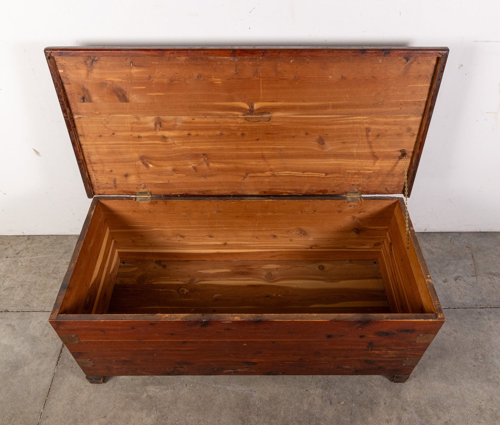 Vintage Cedar Hope Chest - 3