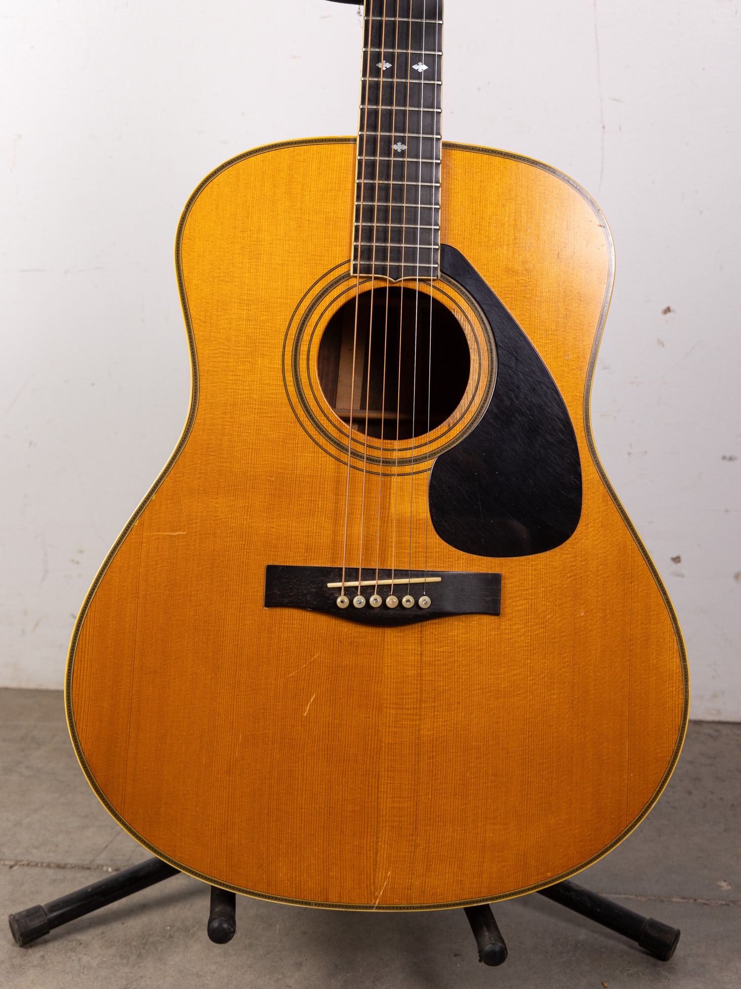 Vintage 1980's Yamaha L-20a Acoustic Guitar in Case - 3