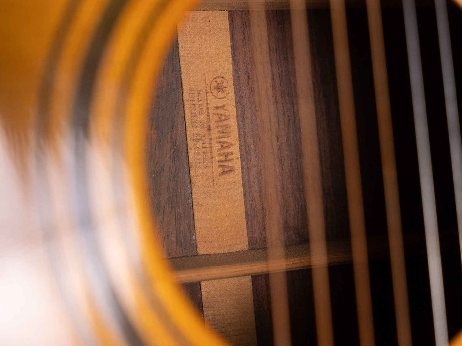 Vintage 1980's Yamaha L-20a Acoustic Guitar in Case - 4
