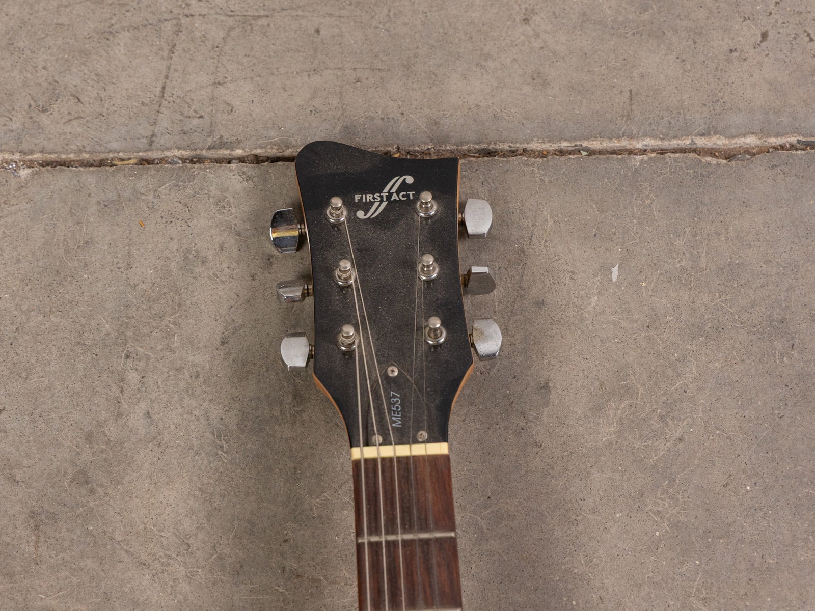 First Act ME537 Electric Guitar - 3