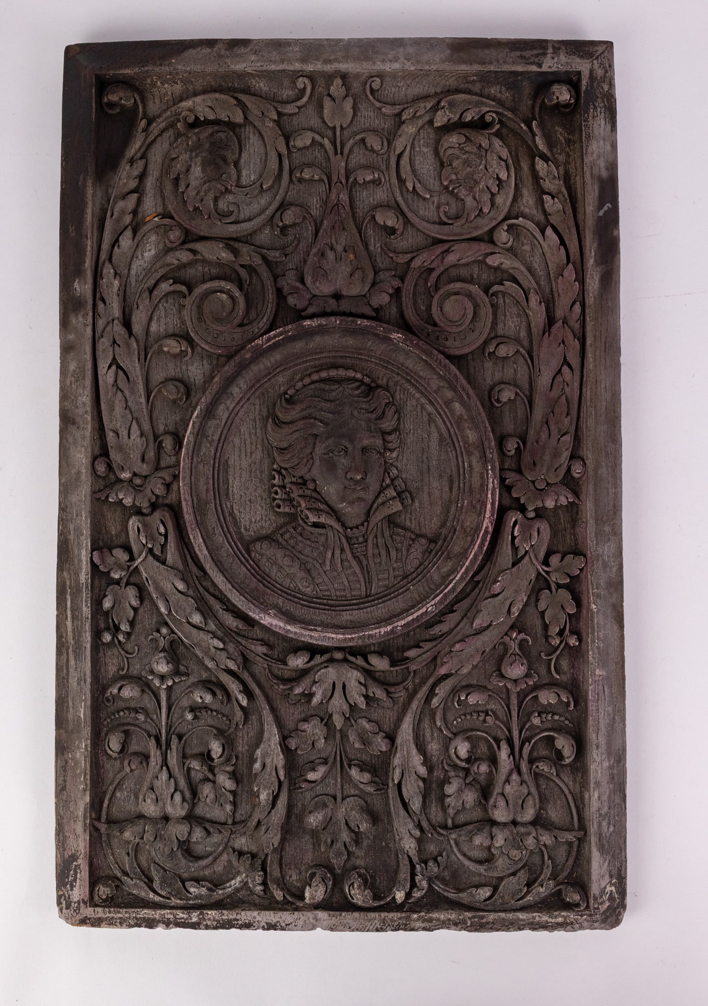 Antique Style Queen Elizabeth Motif Wall Mounted Panel: Antique Style Queen Elizabeth Motif Wall Mounted Panel Size 21" x 13" Literature Brooks Auction – Online Auction Terms & Conditions Contact: (856) 694-2960 | info@brooks.auction READ BEFORE YOU