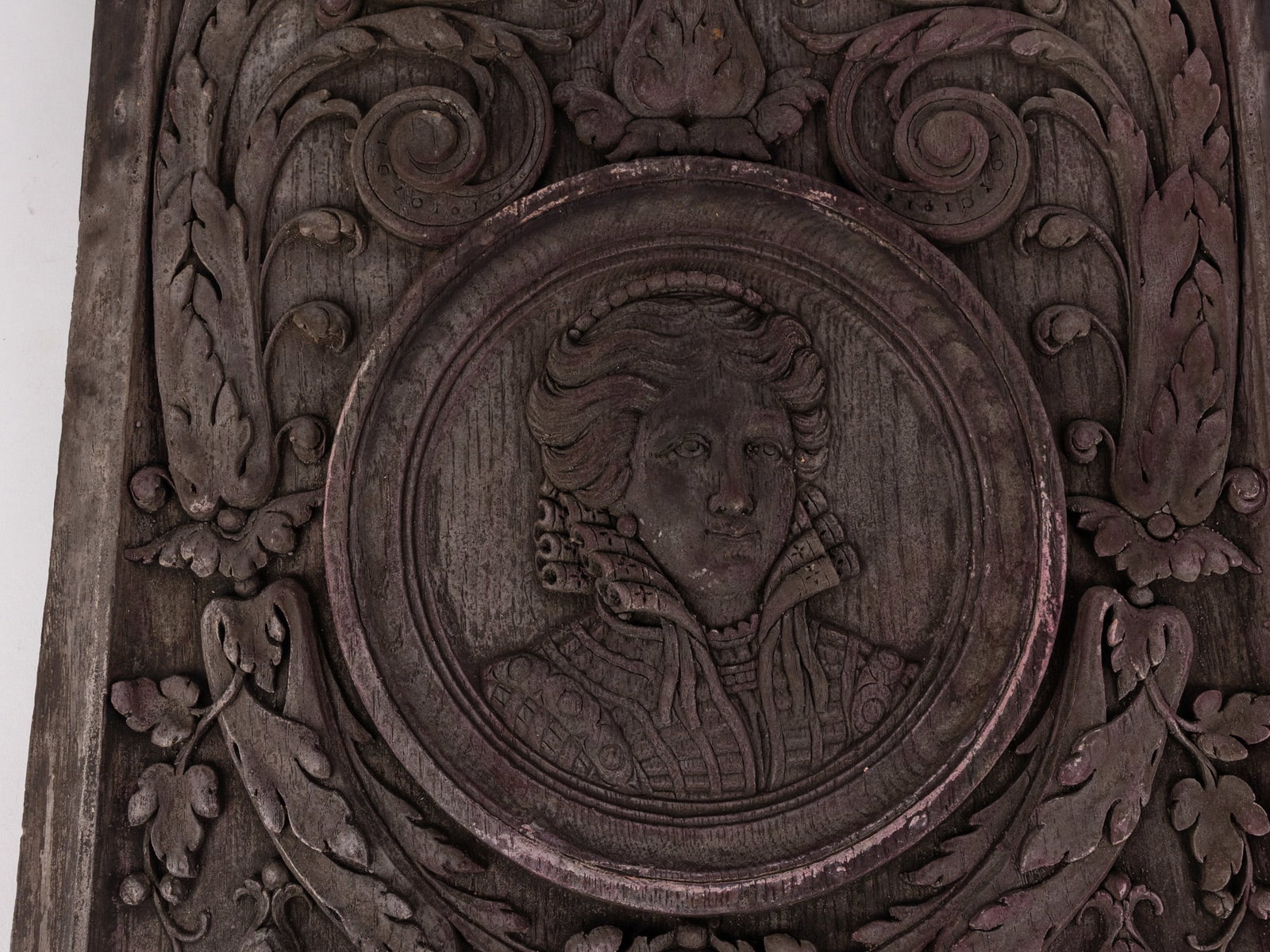 Antique Style Queen Elizabeth Motif Wall Mounted Panel - 3