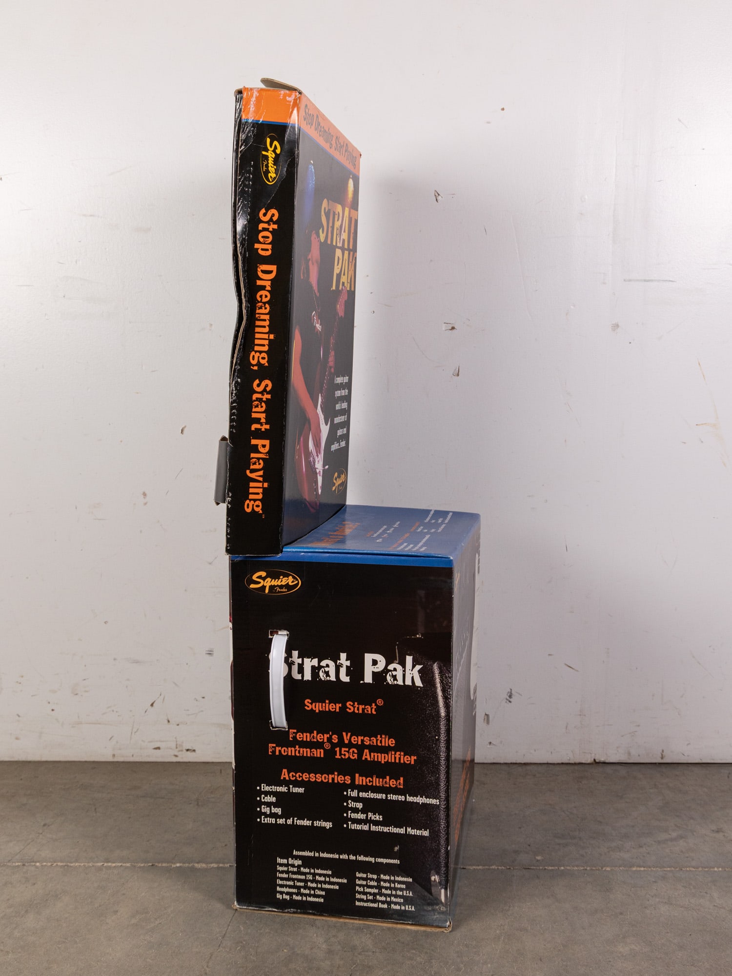 Fender Strat Pack Starter Guitar Set - 2