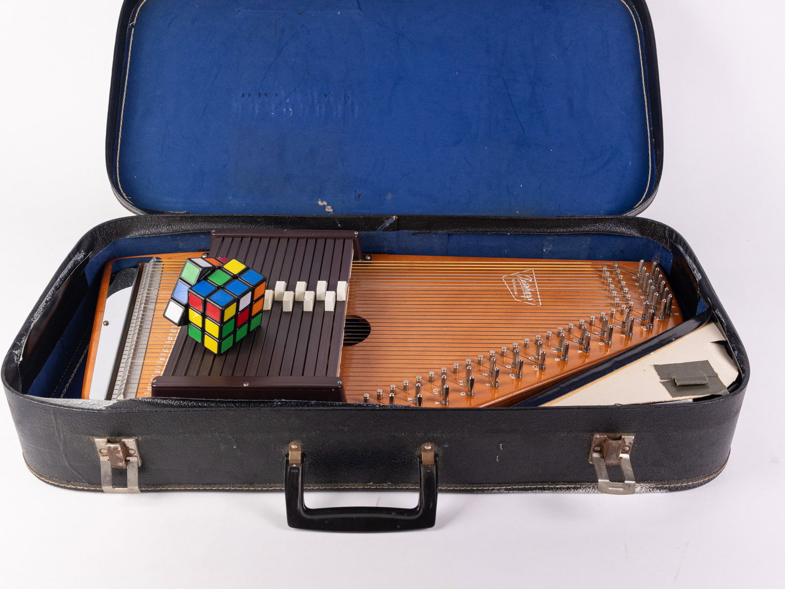 Oscar Schmidt Autoharp in Case - 2
