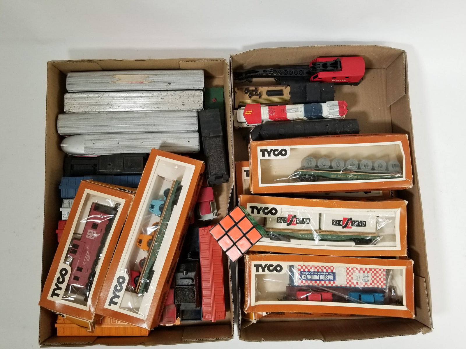 Lot of Assorted Vintage Model Railroad Trains Cars - 2