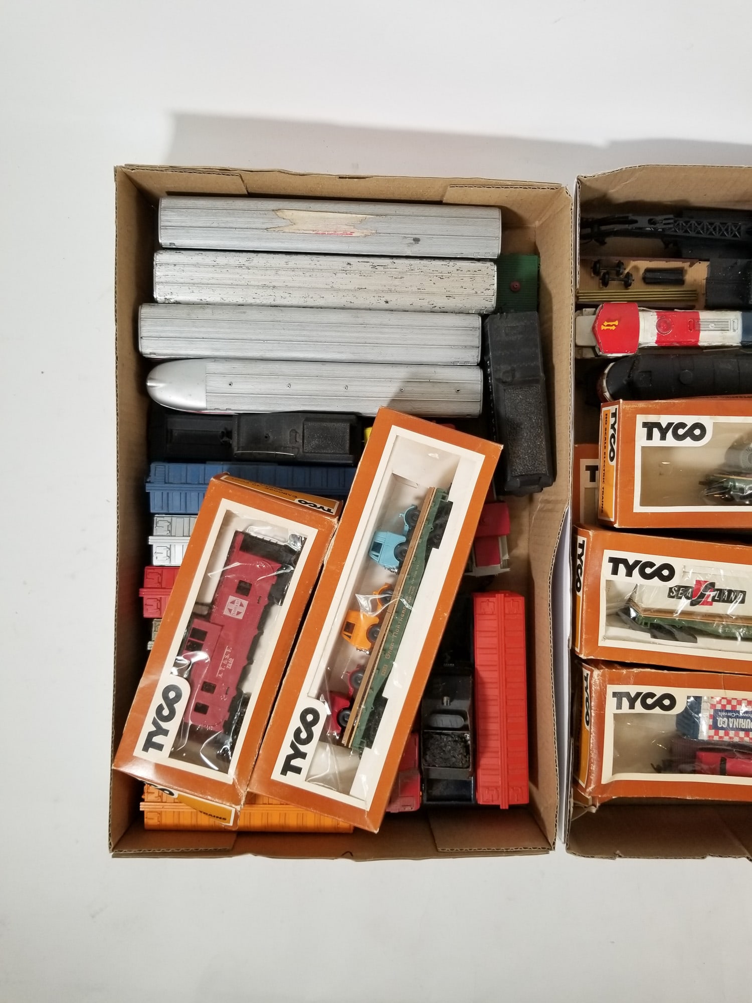 Lot of Assorted Vintage Model Railroad Trains Cars - 3