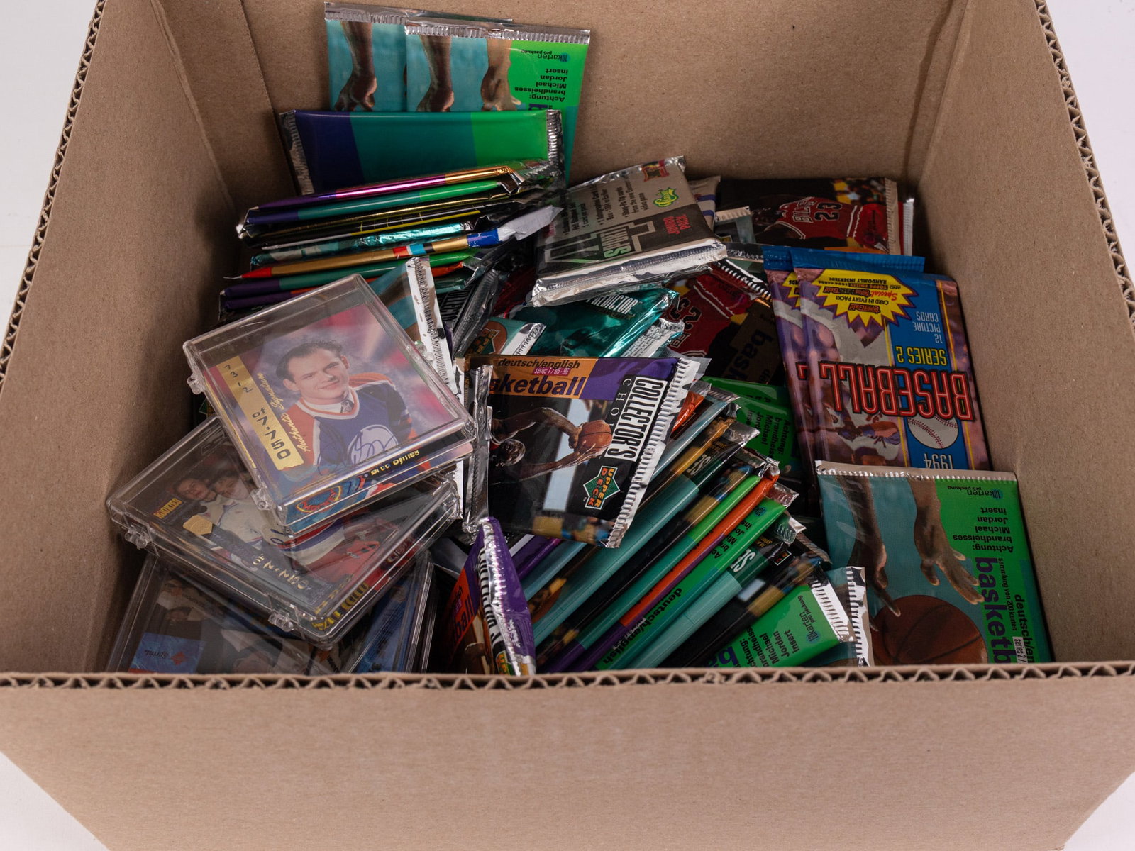 Lot of Assorted Vintage Collectible Sports Cards: Lot of Assorted Vintage Collectible Sports Cards Size 7" x 12" x 12" Literature Brooks Auction – Online Auction Terms & Conditions Contact: (856) 694-2960 | info@brooks.auction READ BEFORE YOU