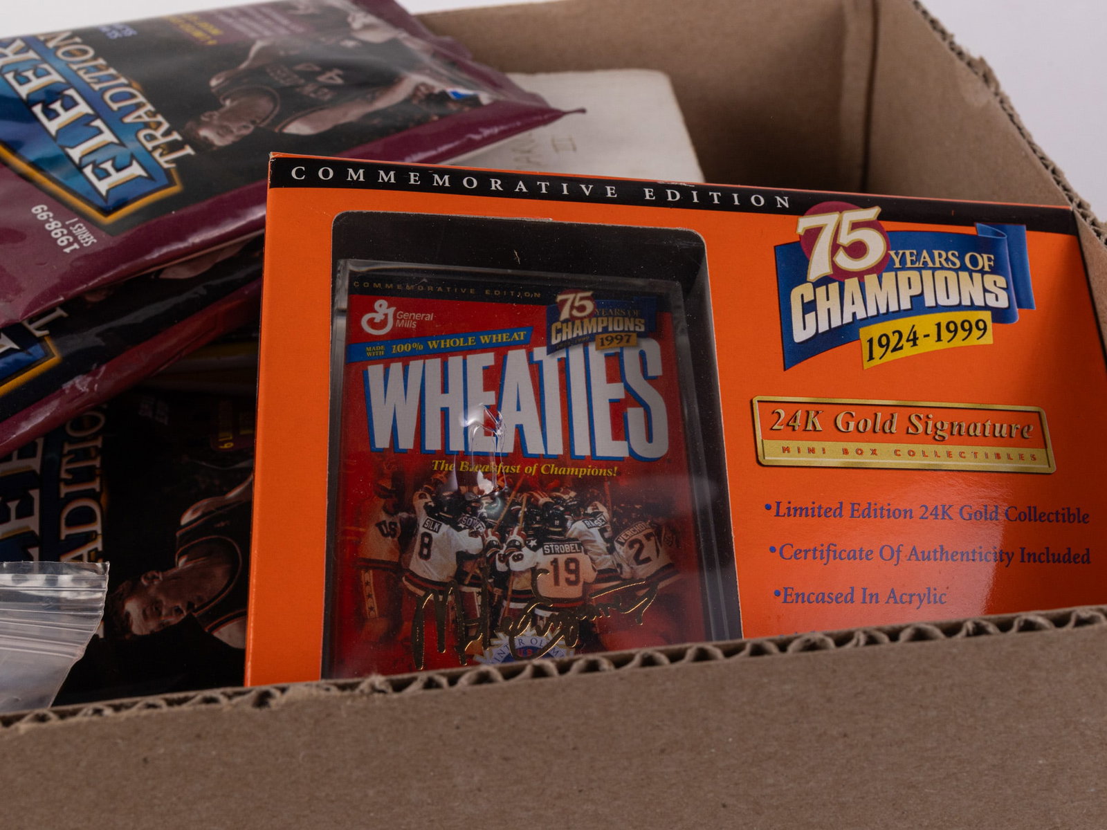 Lot of Assorted Vintage Collectible Sports Cards - 4