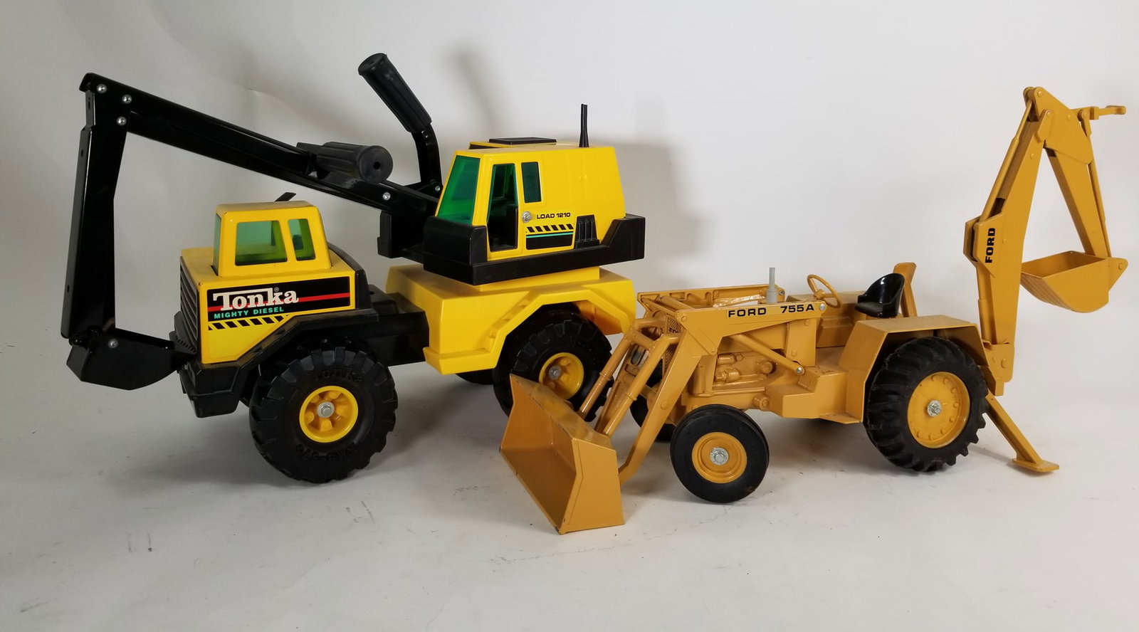 Tonka Mighty Diesel Truck 3931-A and Ford 755A Backhoe: Tonka Mighty Diesel Truck 3931-A and Ford 755A Backhoe Literature Brooks Auction – Online Auction Terms & Conditions Contact: (856) 694-2960 | info@brooks.auction READ BEFORE YOU BID: We want yo