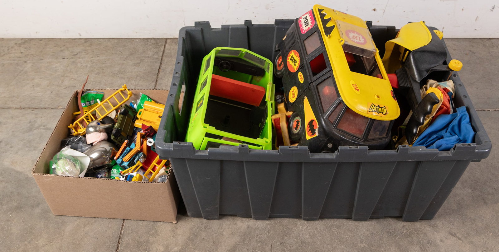 Assortment of Vintage Toys: Assortment of Vintage Toys Size 12" x 27' x 17" Literature Brooks Auction – Online Auction Terms & Conditions Contact: (856) 694-2960 | info@brooks.auction READ BEFORE YOU BID: We want you to