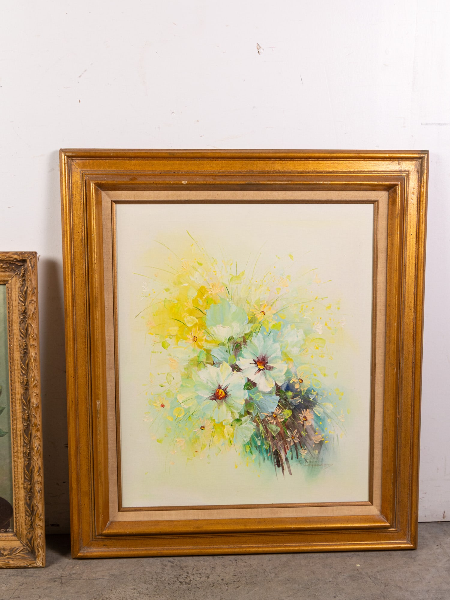 Pair of Vintage Floral Still Life Paintings, Oil on Canvas - 3