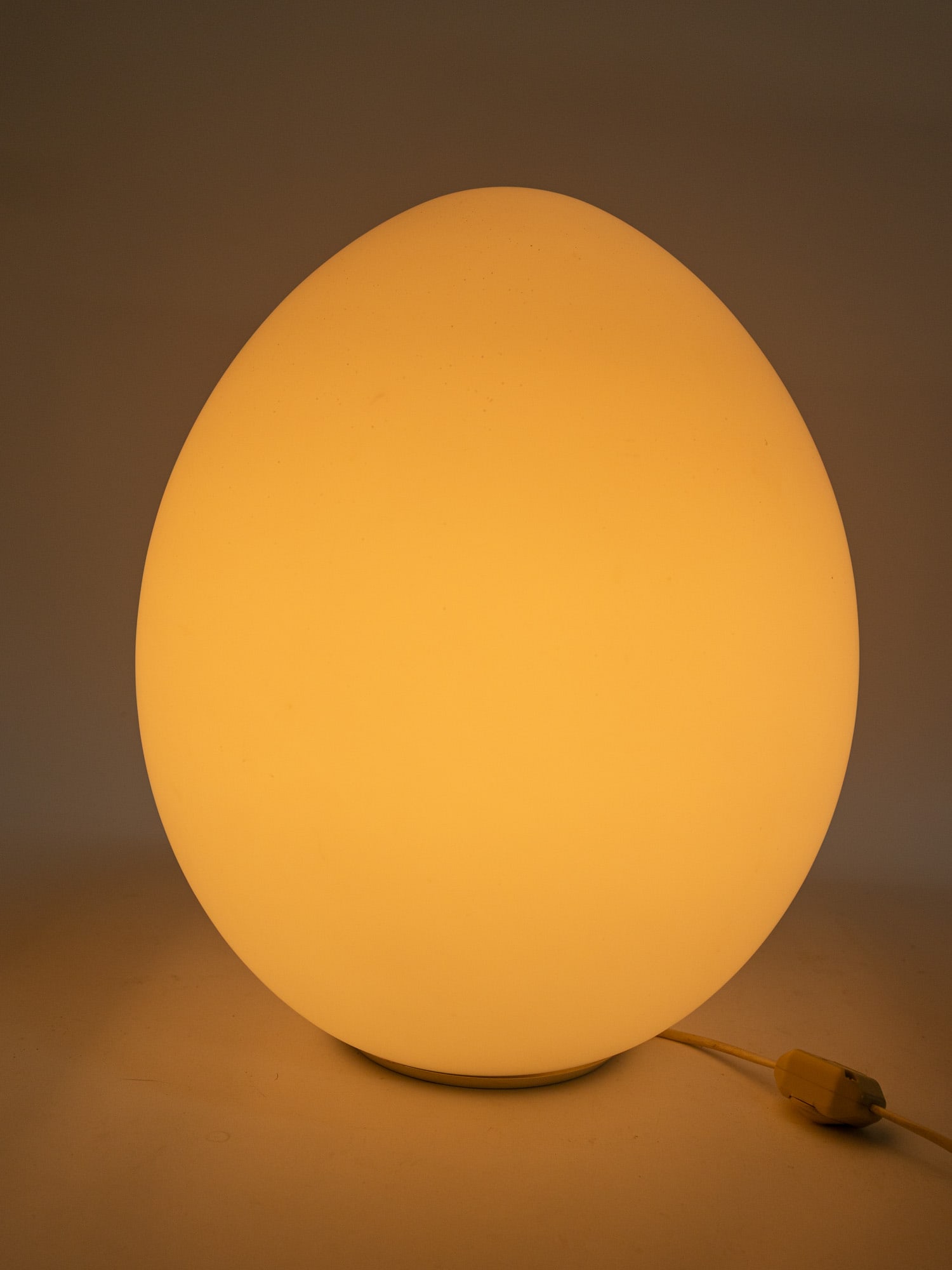 Laurel Lamp Company MCM Italian Glass Egg Lamp - 9