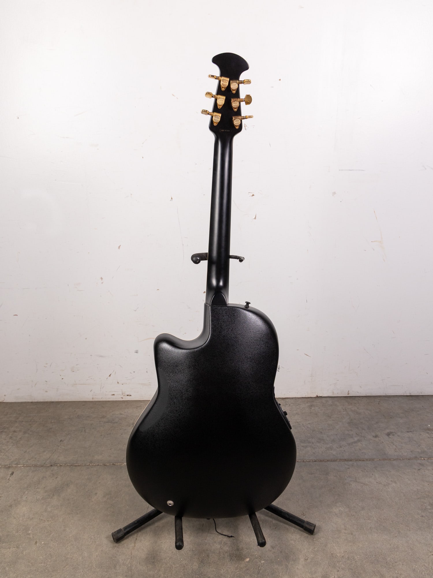 Ovation Celebrity Acoustic Electric Guitar w/ Case - 5