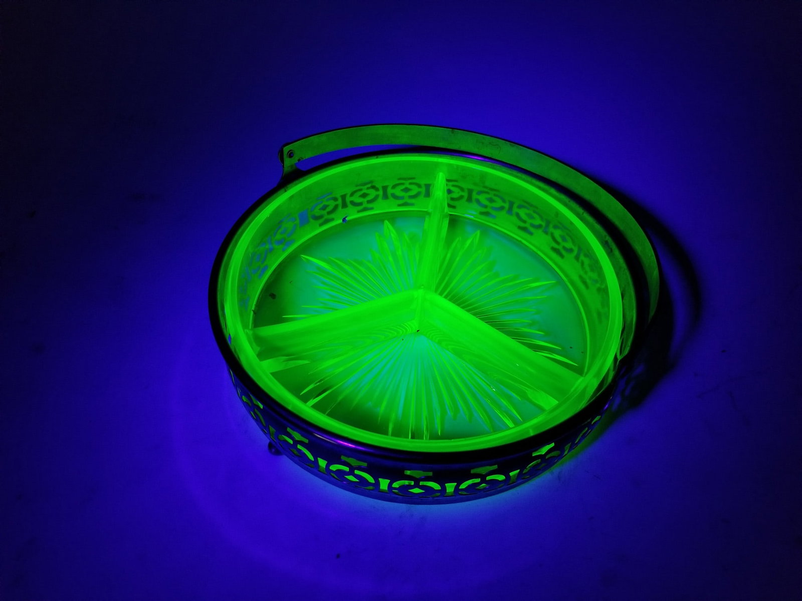 Uranium Glass Serving Ware Dish - 5