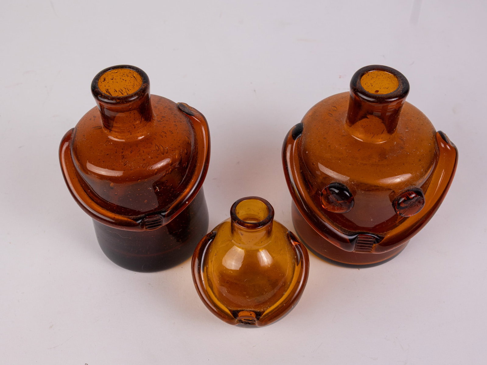 Eric Hoglund Signed Set of Three MCM Figural Amber Vessels - 3