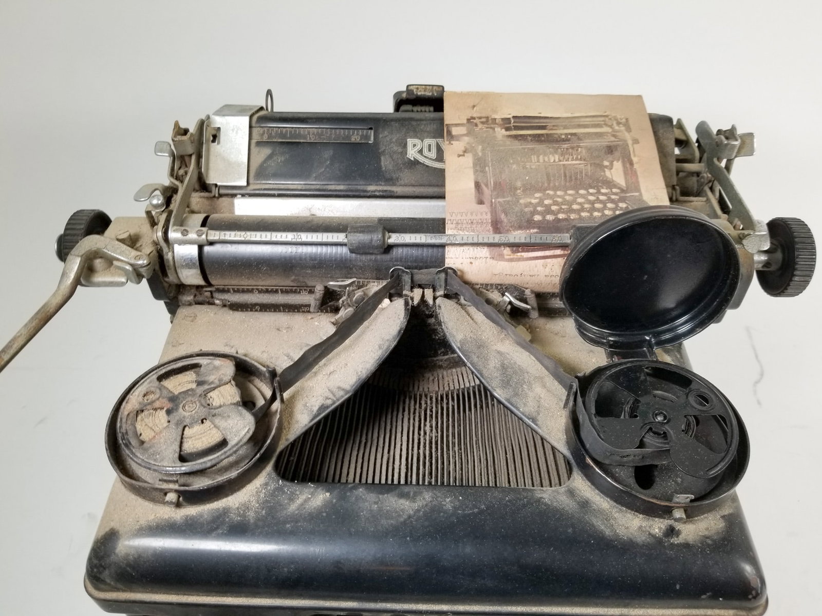 Vintage Royal Model H Typewriter - 3