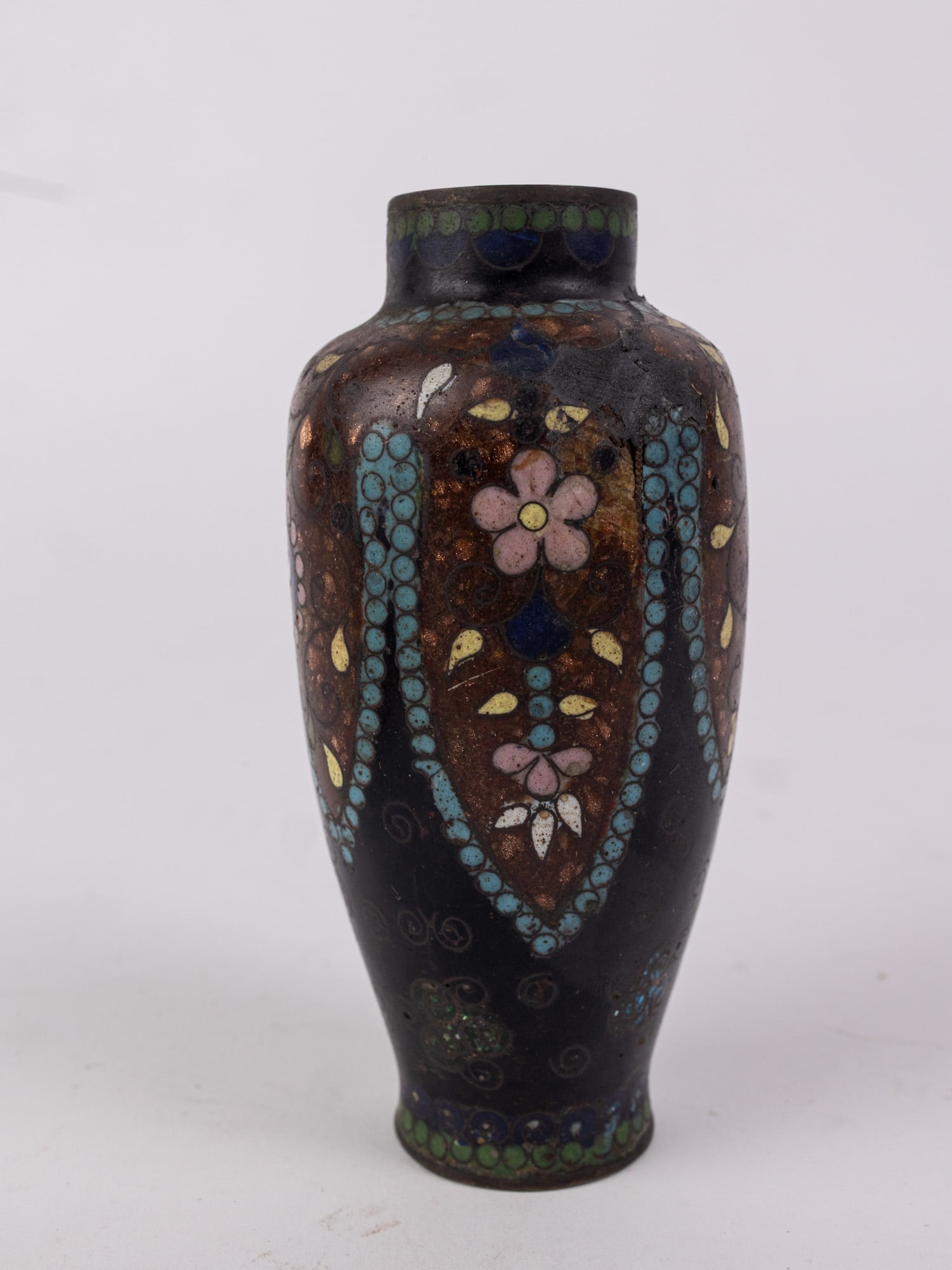 Antique Miniature Japanese Cloisonne Enamel Bud Vase: Antique Miniature Japanese Cloisonne Enamel Bud Vase Size 5" H Literature Brooks Auction – Online Auction Terms & Conditions Contact: (856) 694-2960 | info@brooks.auction READ BEFORE YOU BID: