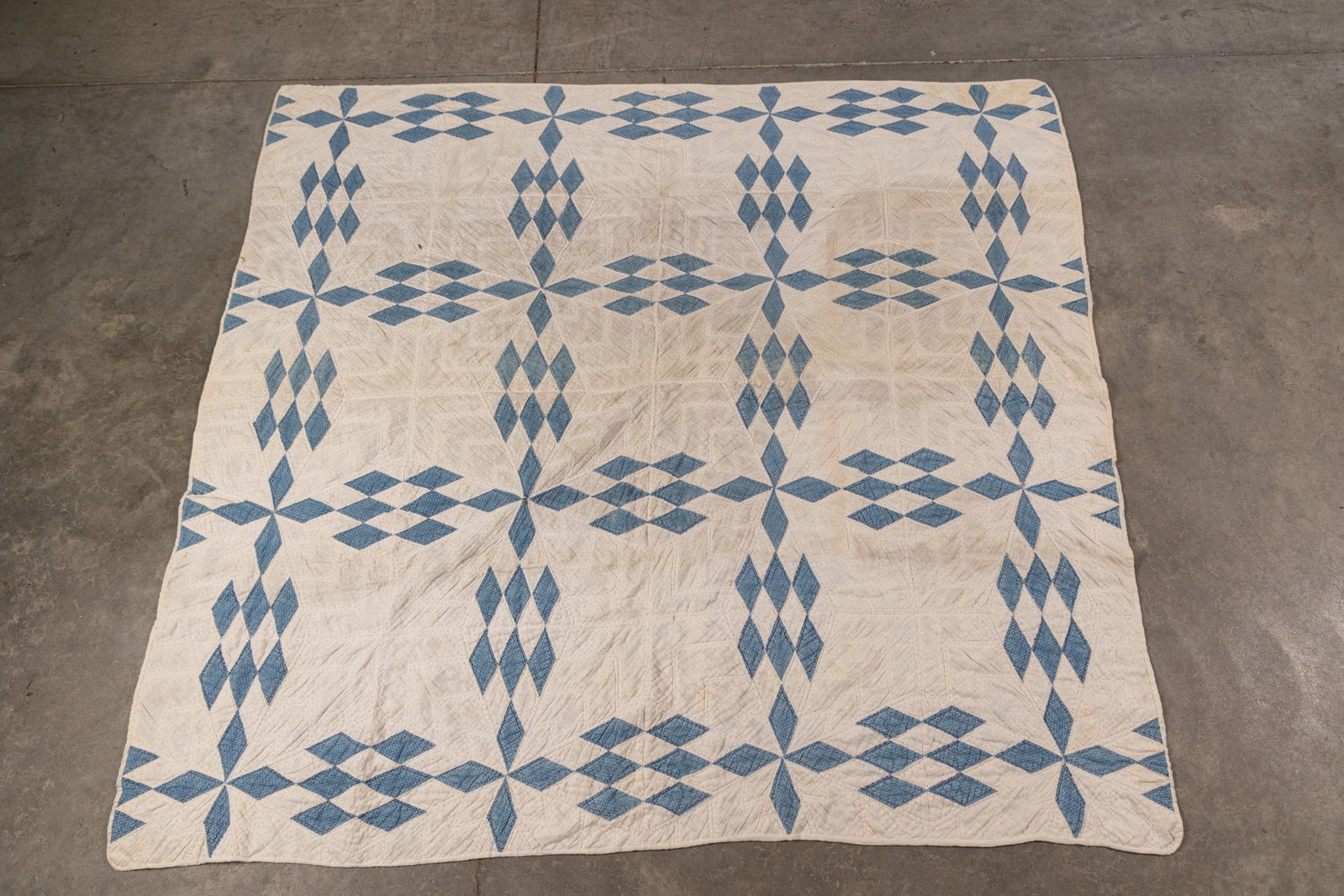 Vintage Blue Diamond Pattern Quilt: Vintage Blue Diamond Pattern Quilt Size 61" x 64" Literature Brooks Auction – Online Auction Terms & Conditions Contact: (856) 694-2960 | info@brooks.auction READ BEFORE YOU BID: We want