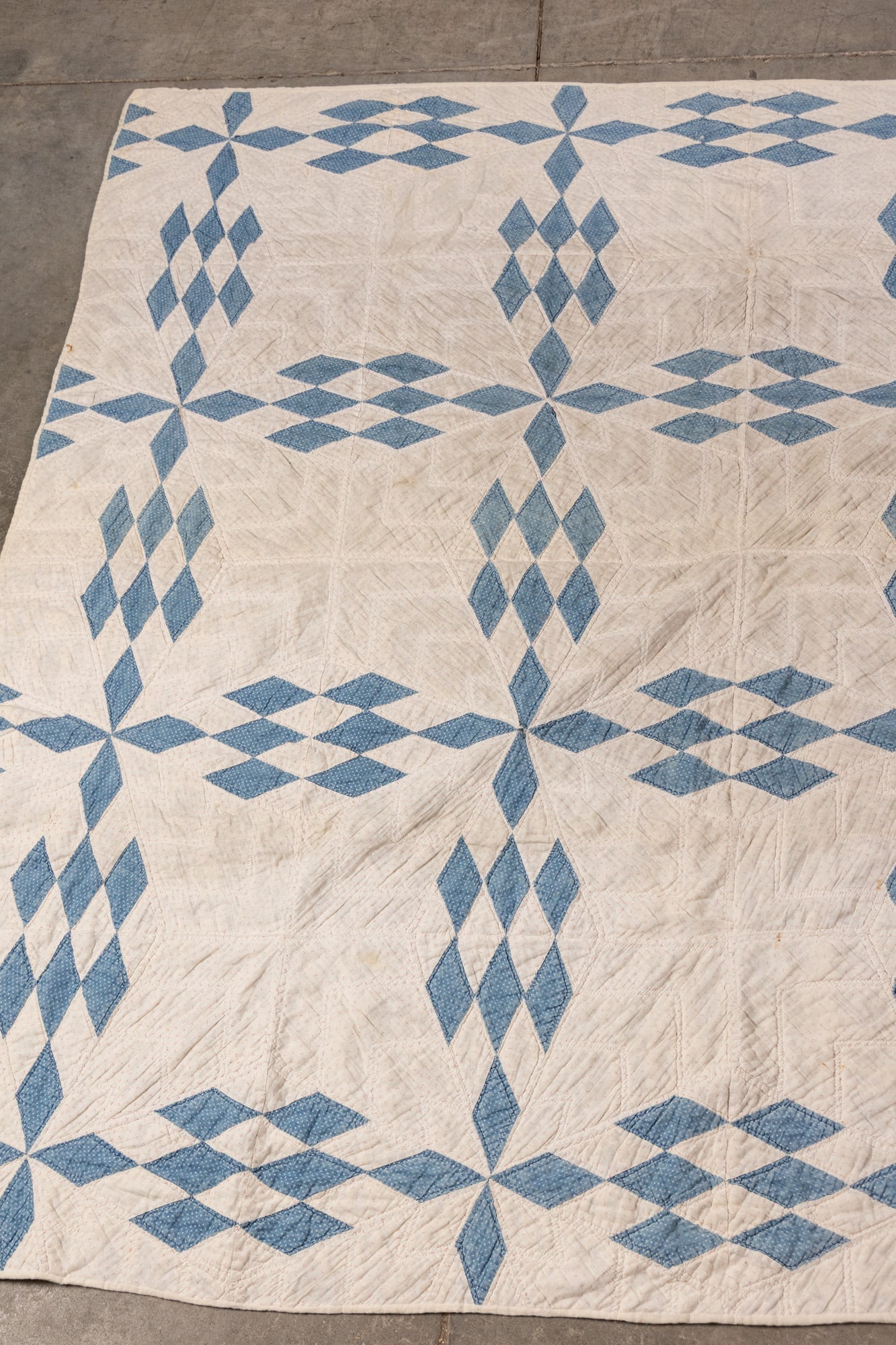 Vintage Blue Diamond Pattern Quilt - 2