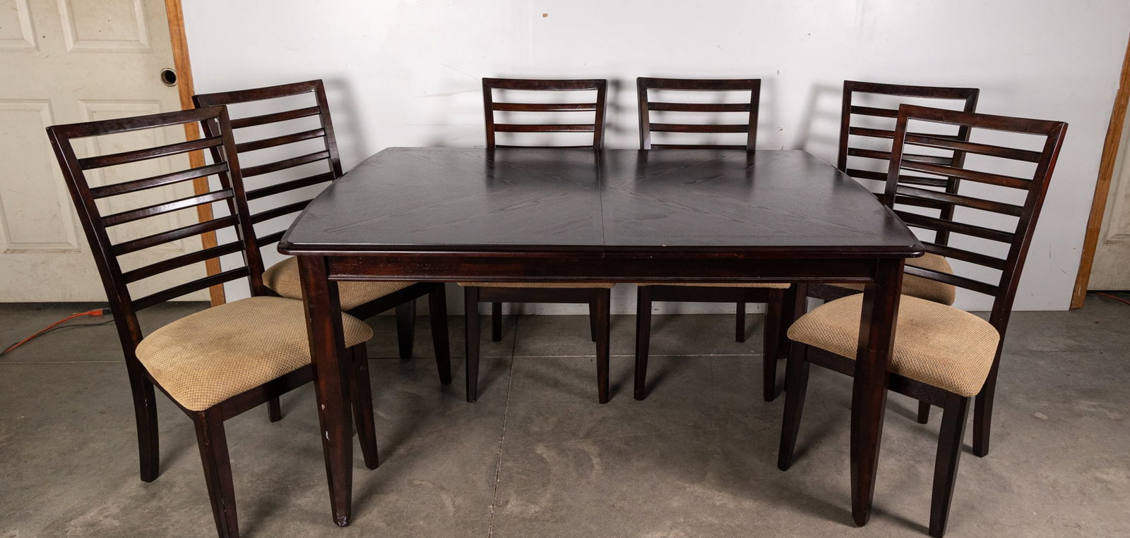 Contemporary Dining Table and Six Chairs (1 of 9)