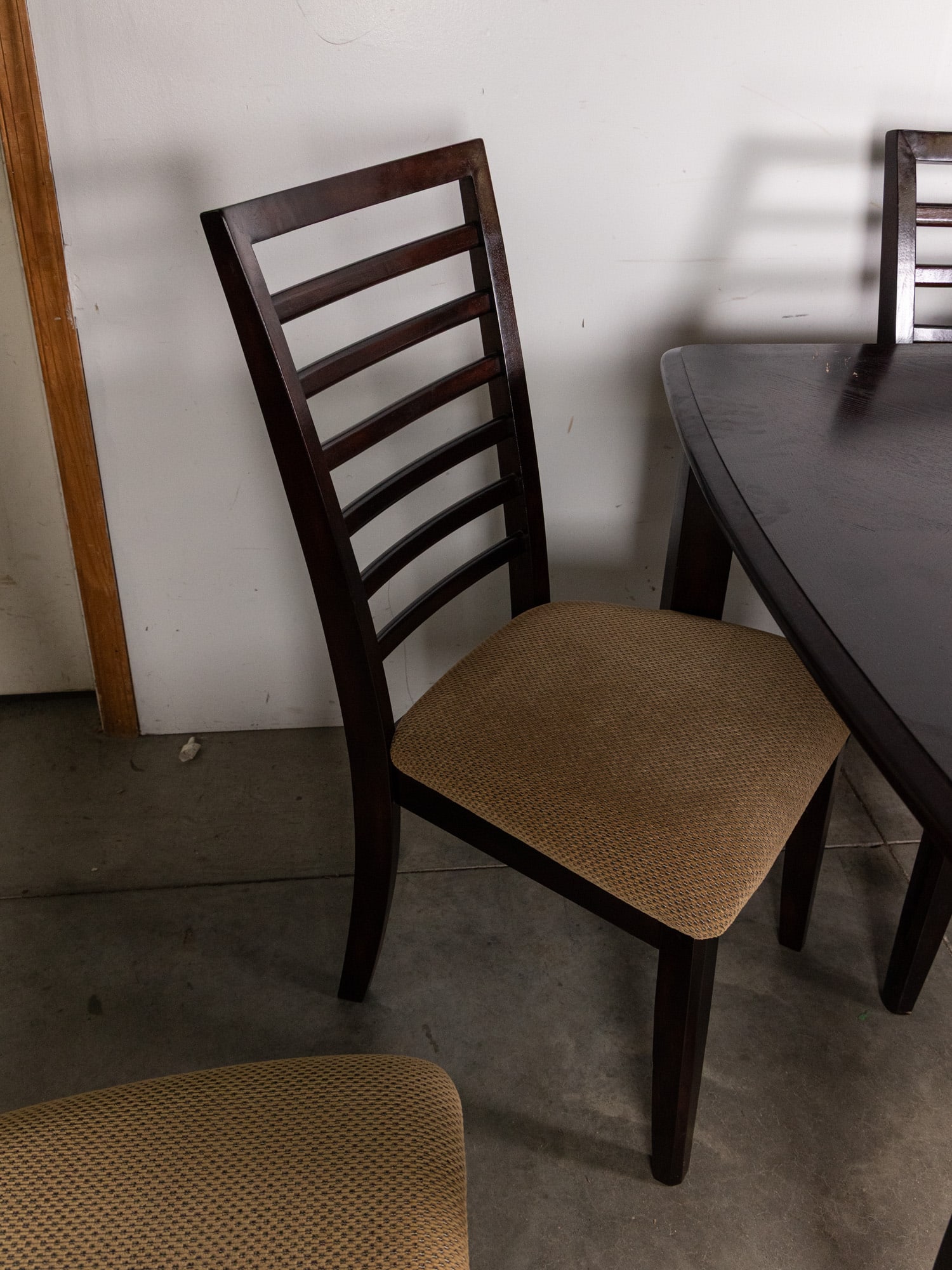 Contemporary Dining Table and Six Chairs - 9