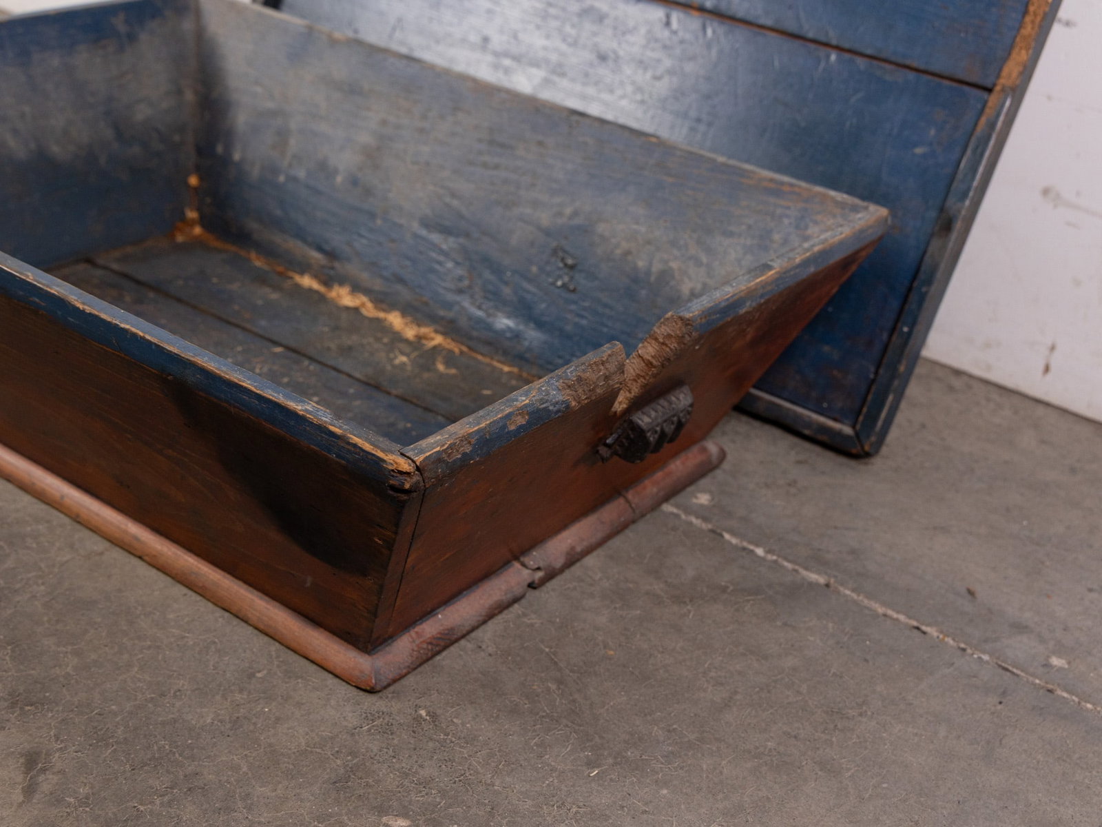 Antique Primitive Dough Box with Cast Iron Ornate Handles - 5