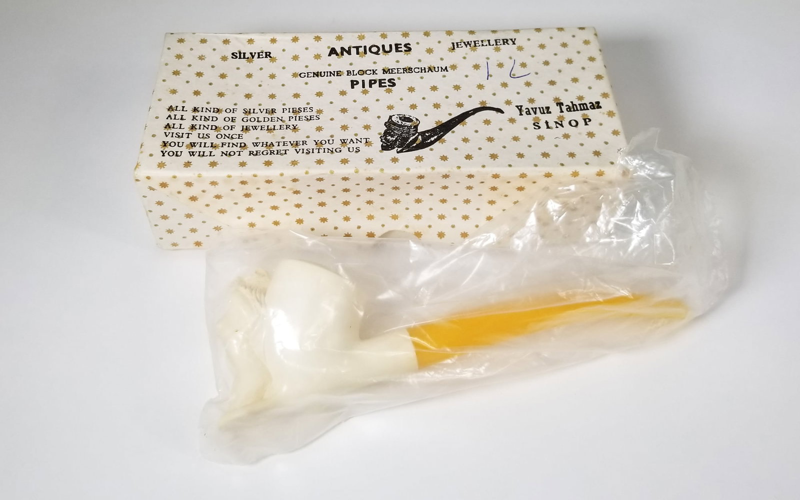 Vintage Figural Meerschaum Pipe in Original Box: Figural female meerschaum pipe in original souvenir shop box. Size 3" x 6" x 2" Literature Brooks Auction – Online Auction Terms & Conditions Contact: (856) 694-2960 | info@brooks.auction READ