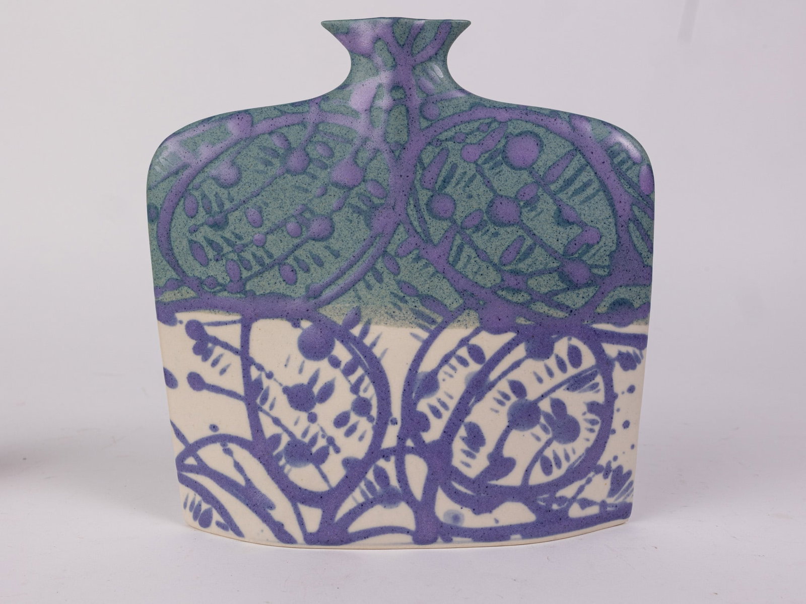Decorative Ceramic Vessel Signed Bloom, 2000: Decorative Ceramic Vessel Signed Bloom, 2000 Size 7" H Literature Brooks Auction – Online Auction Terms & Conditions Contact: (856) 694-2960 | info@brooks.auction READ BEFORE YOU BID: We want