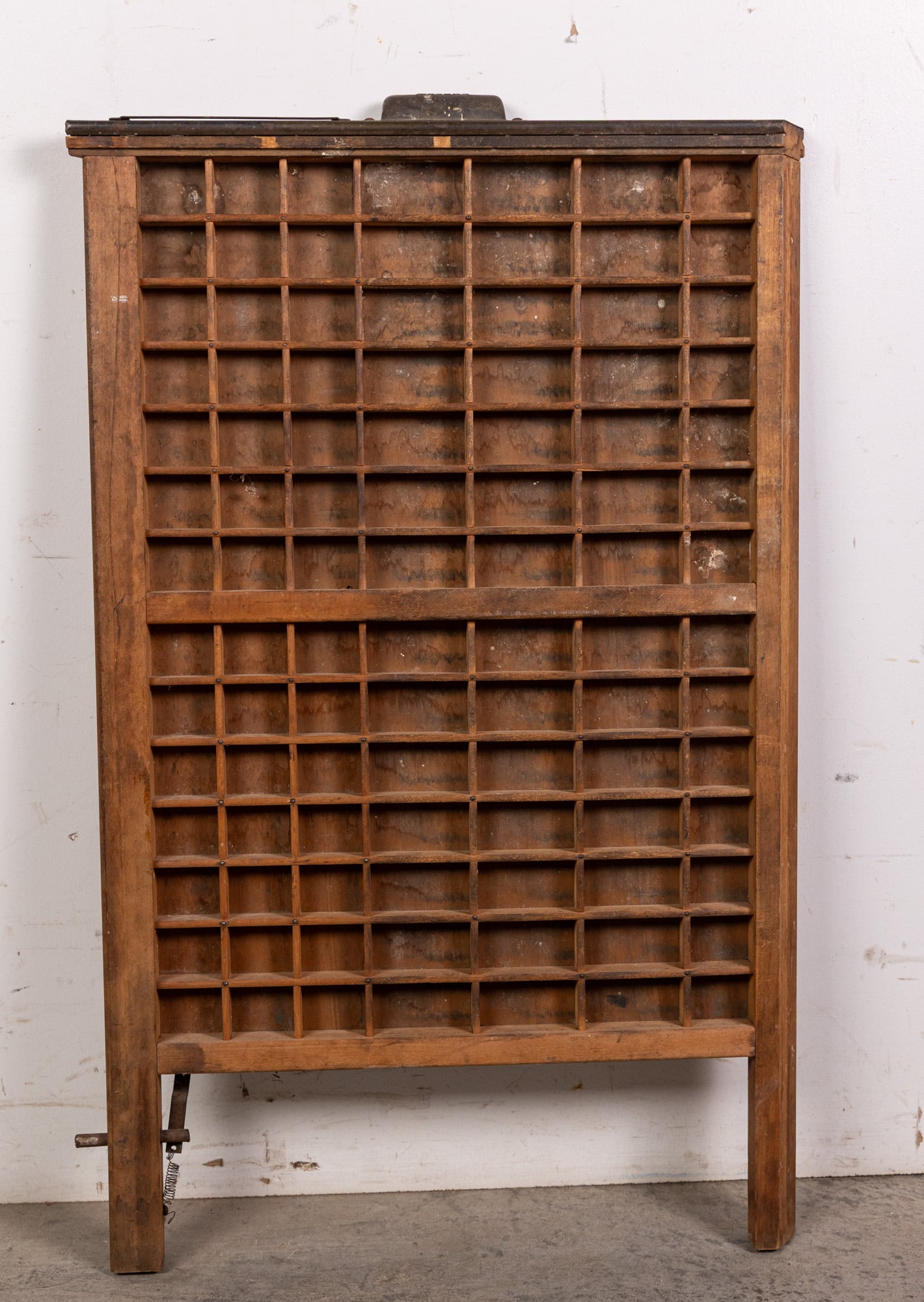 Vintage Ludlow Printer's Typeset Wood Tray: Vintage Ludlow Printer's Typeset Wood Tray Size 28" x 18" Literature Brooks Auction – Online Auction Terms & Conditions Contact: (856) 694-2960 | info@brooks.auction READ BEFORE YOU BID: We