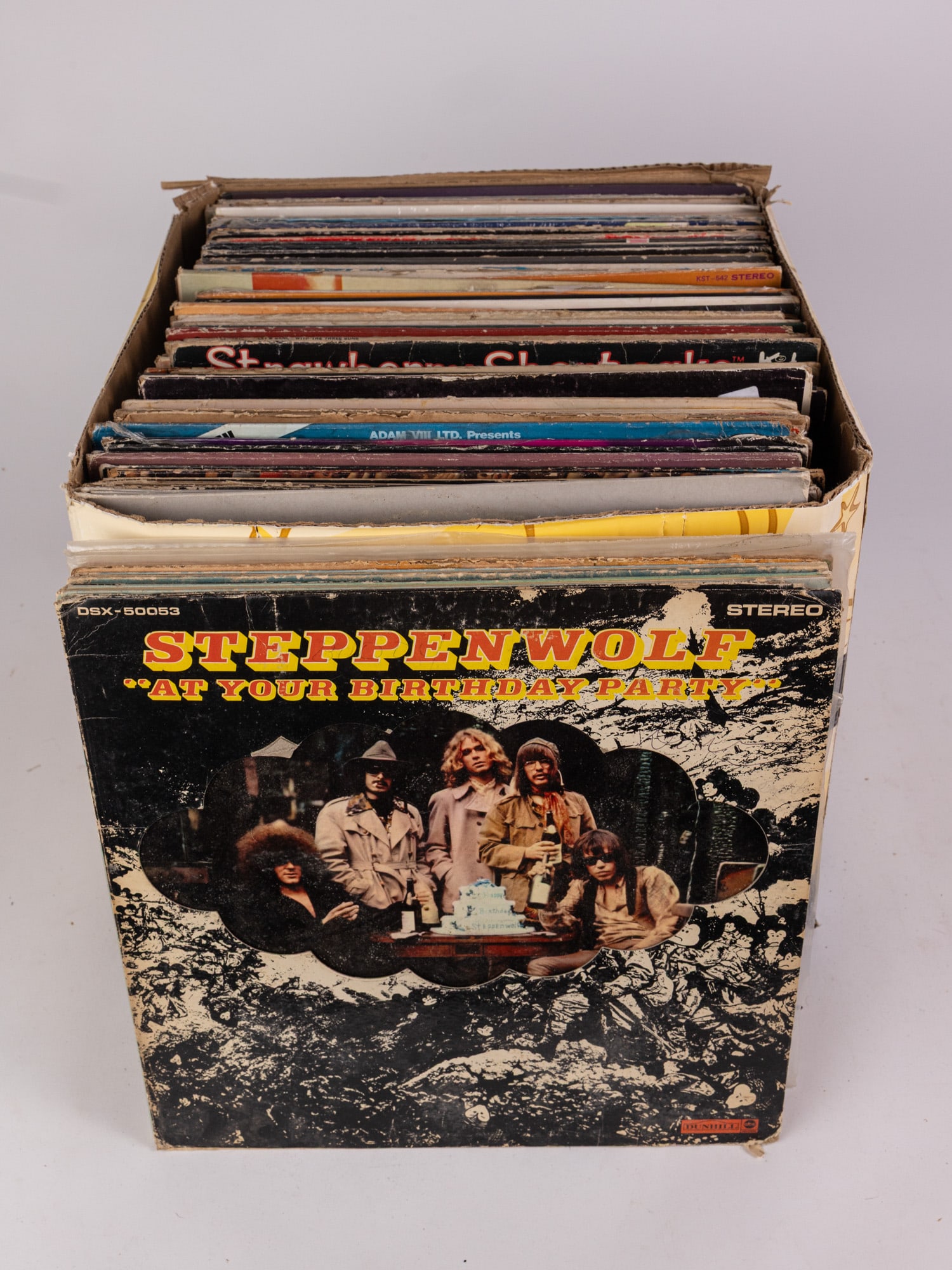 Large Assortment of Vintage Records ft. Steppenwolf, Rod Stewart & Laura Nyro: Large Assortment of Vintage Records ft. Steppenwolf, Rod Stewart & Laura Nyro Size 12" Literature Brooks Auction – Online Auction Terms & Conditions Contact: (856) 694-2960 |