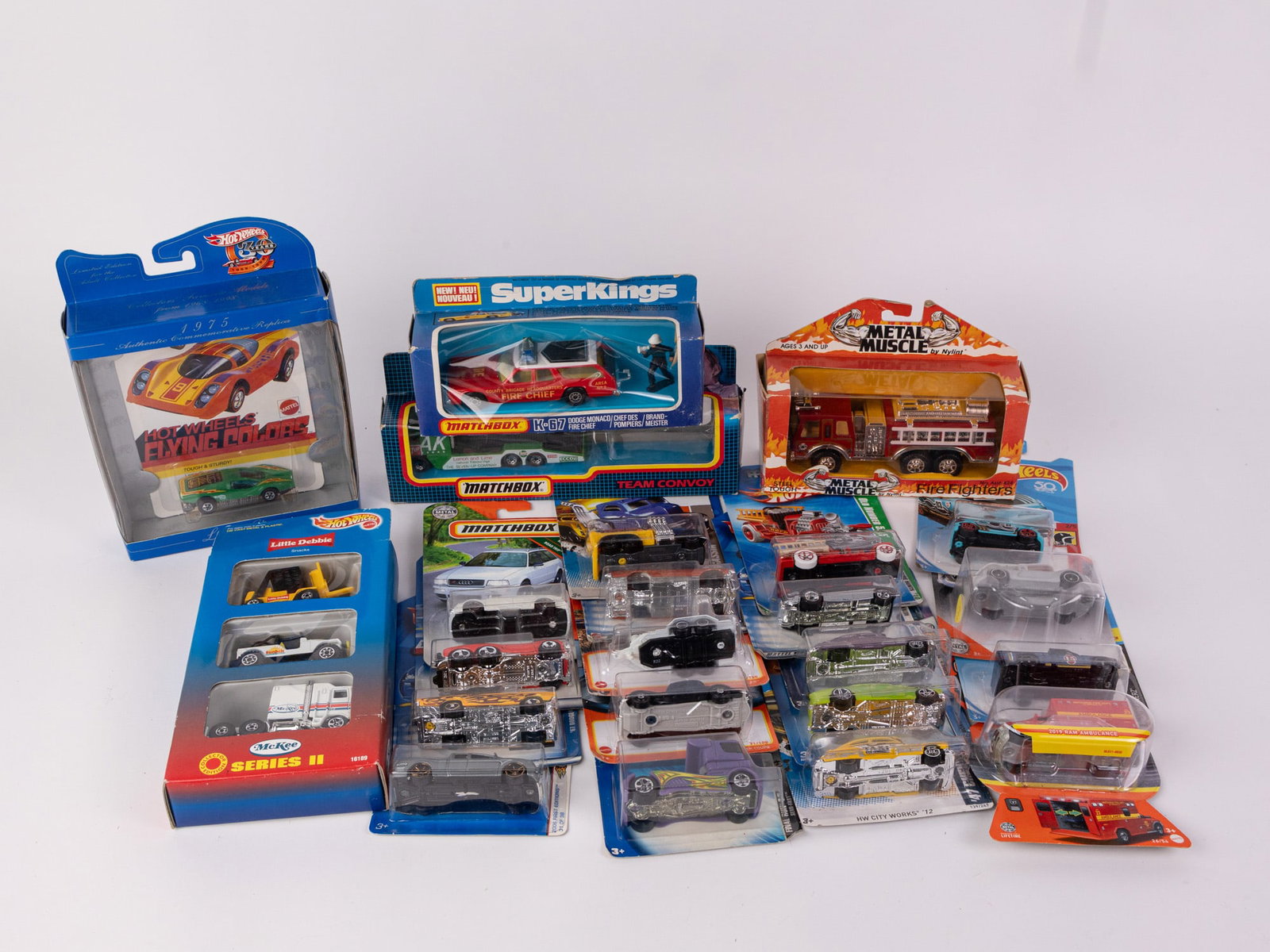 Lot of Assorted Vintage Hotwheels and Matchbox IOB: Lot of Assorted Vintage Hotwheels and Matchbox IOB Size 7" x 12" x 12" Literature Brooks Auction – Online Auction Terms & Conditions Contact: (856) 694-2960 | info@brooks.auction READ BEFORE