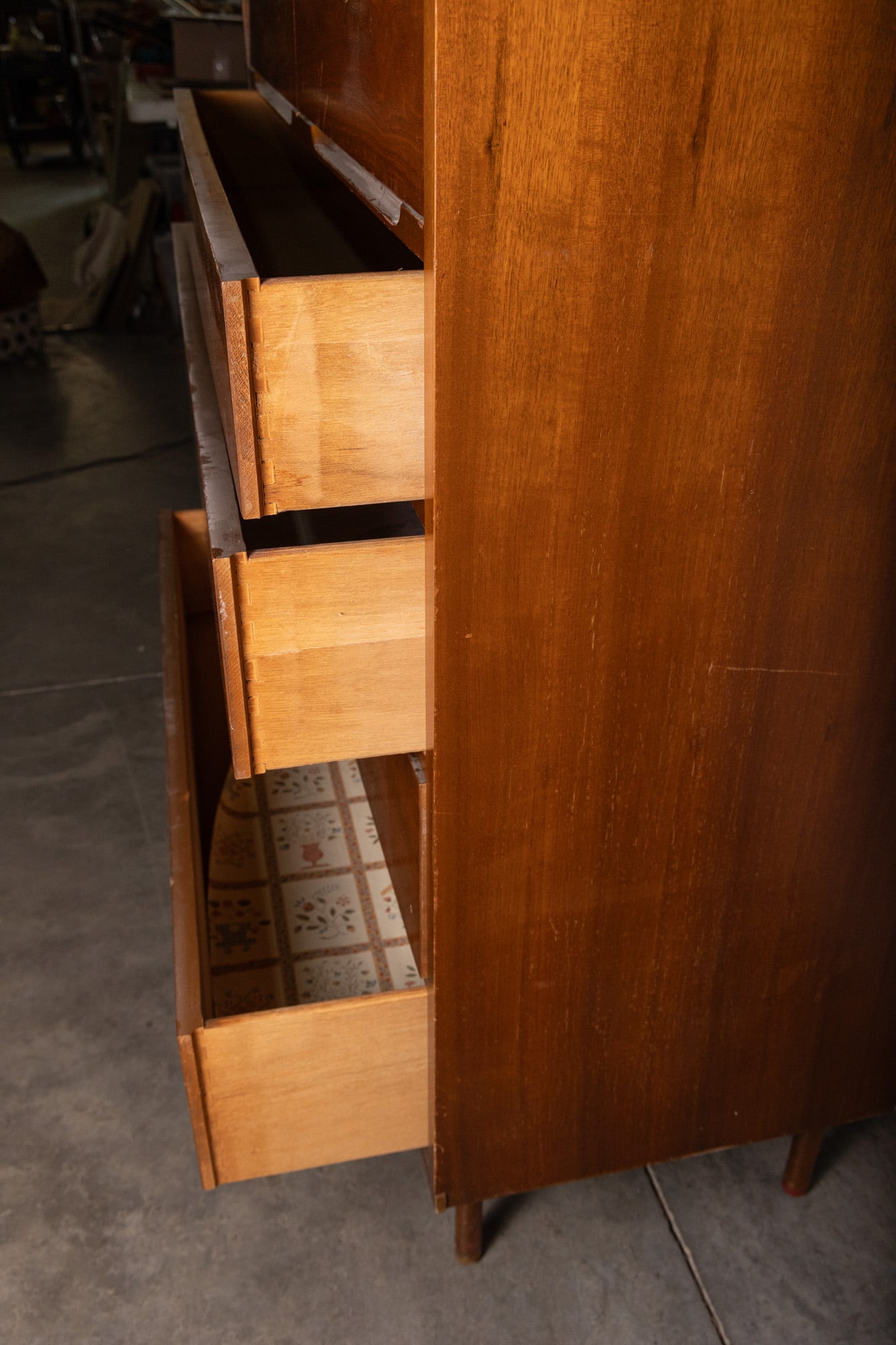Vintage Mid Century Modern MCM Five Drawer Chest - 6