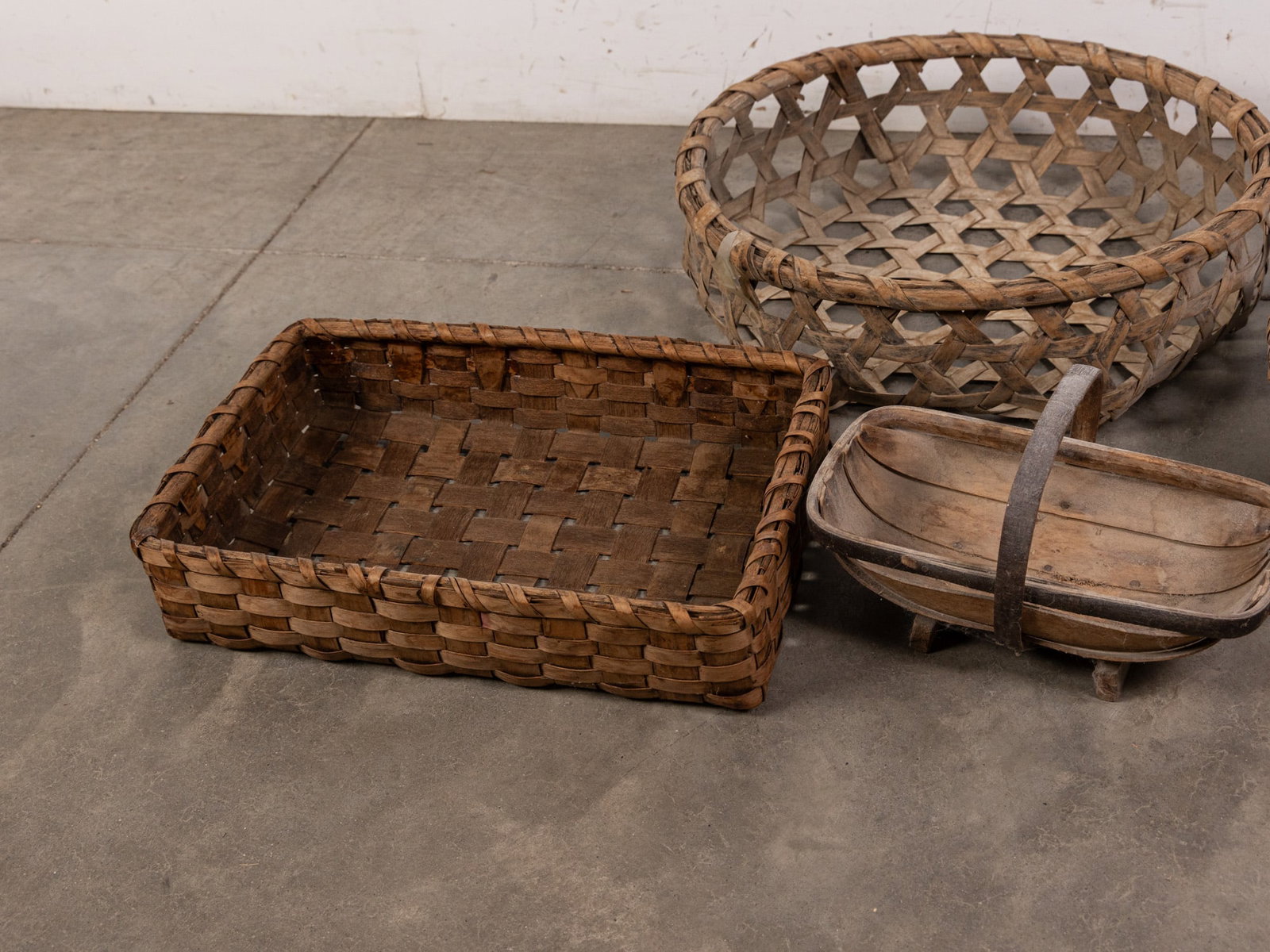 Four Antique Primitive Baskets Featuring Oak Split - 2