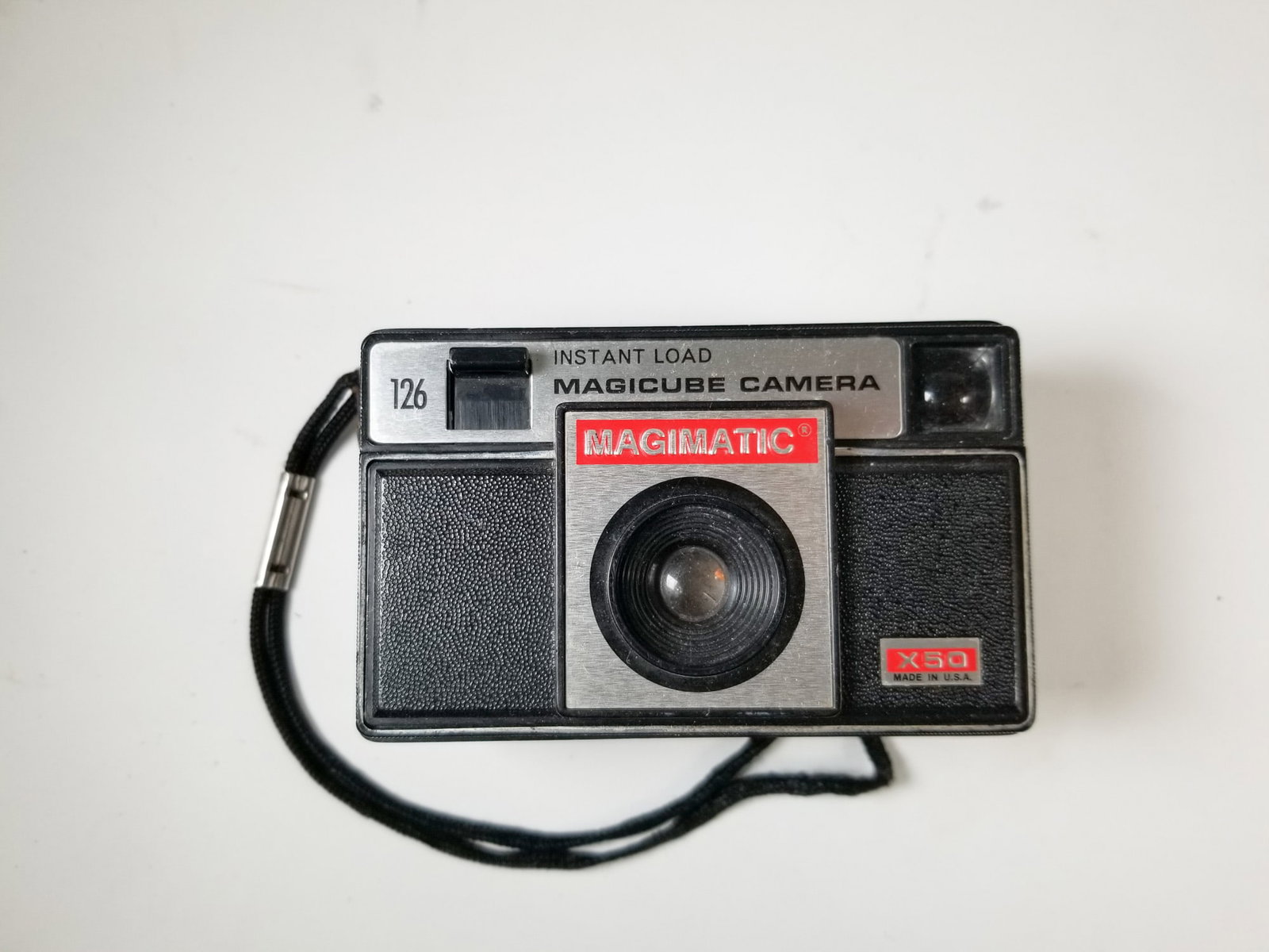 Three Vintage Cameras - 4