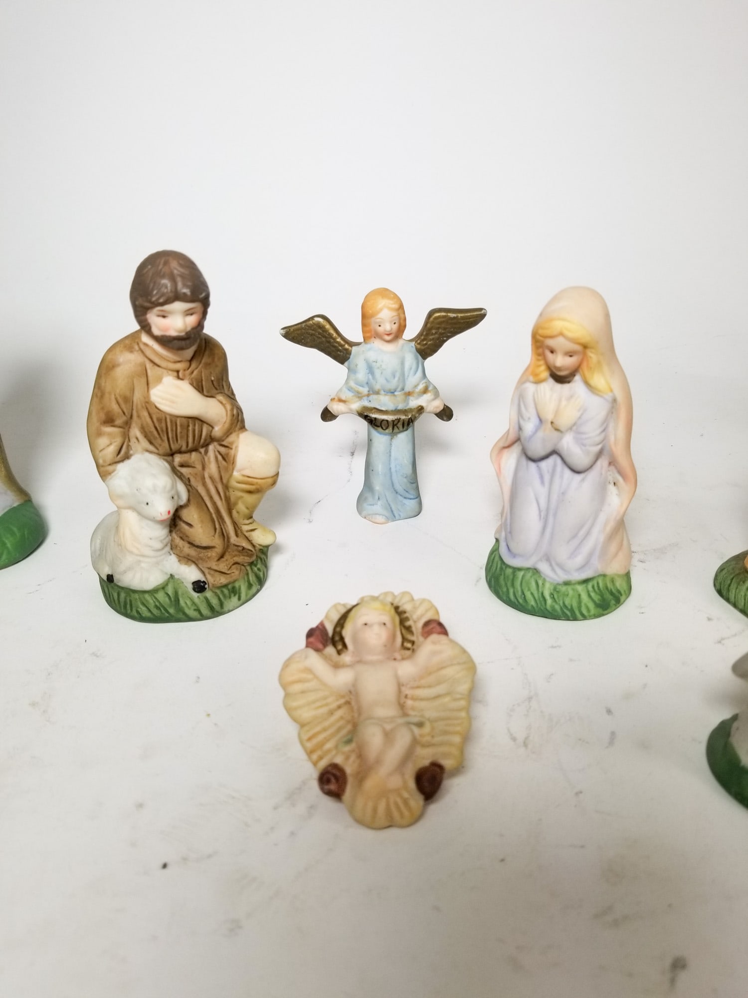 Set of Ceramic Nativity Pieces - 4