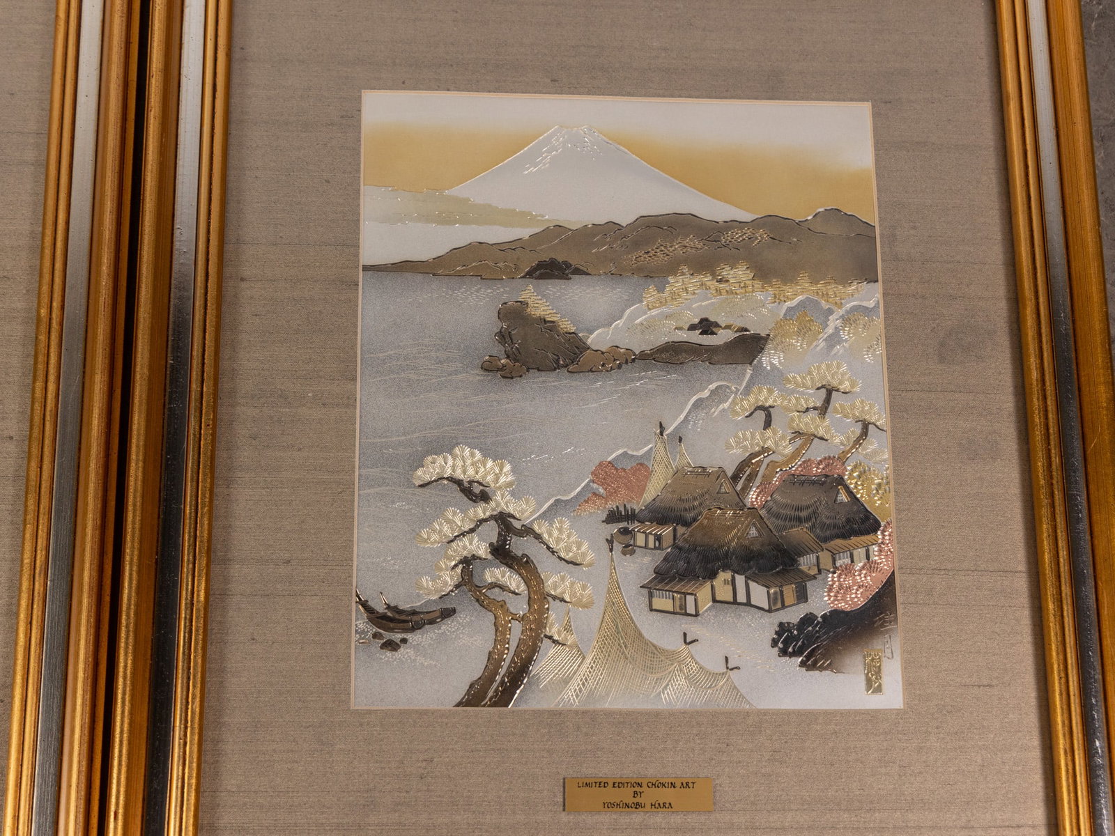 Pair of Vintage Framed Japanese Prints by Yoshinobu Hara - 3