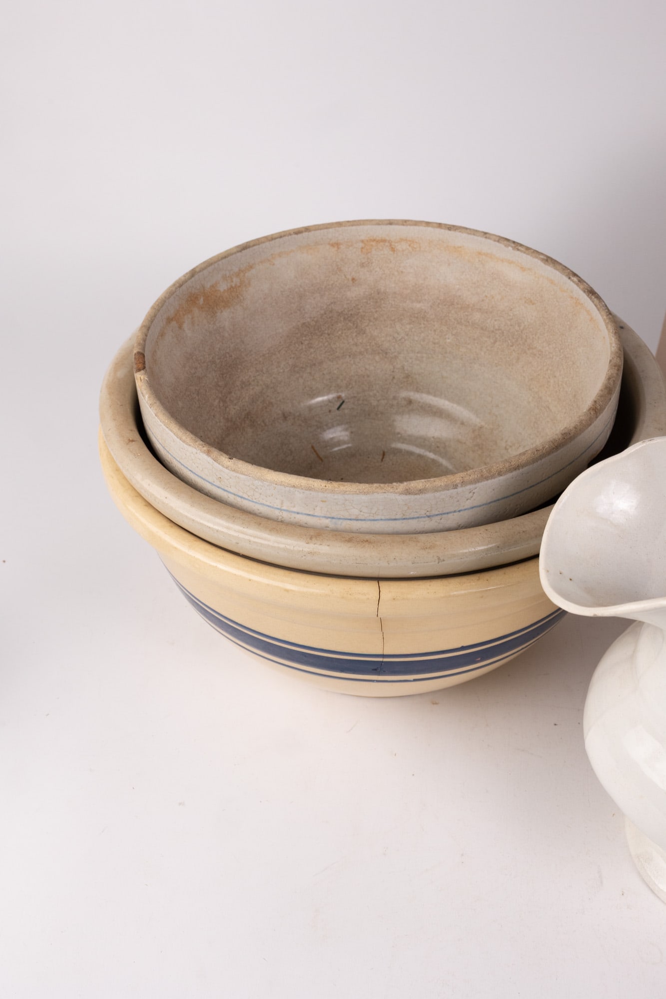 Assortment of Kitchenware ft. Pyrex - 2